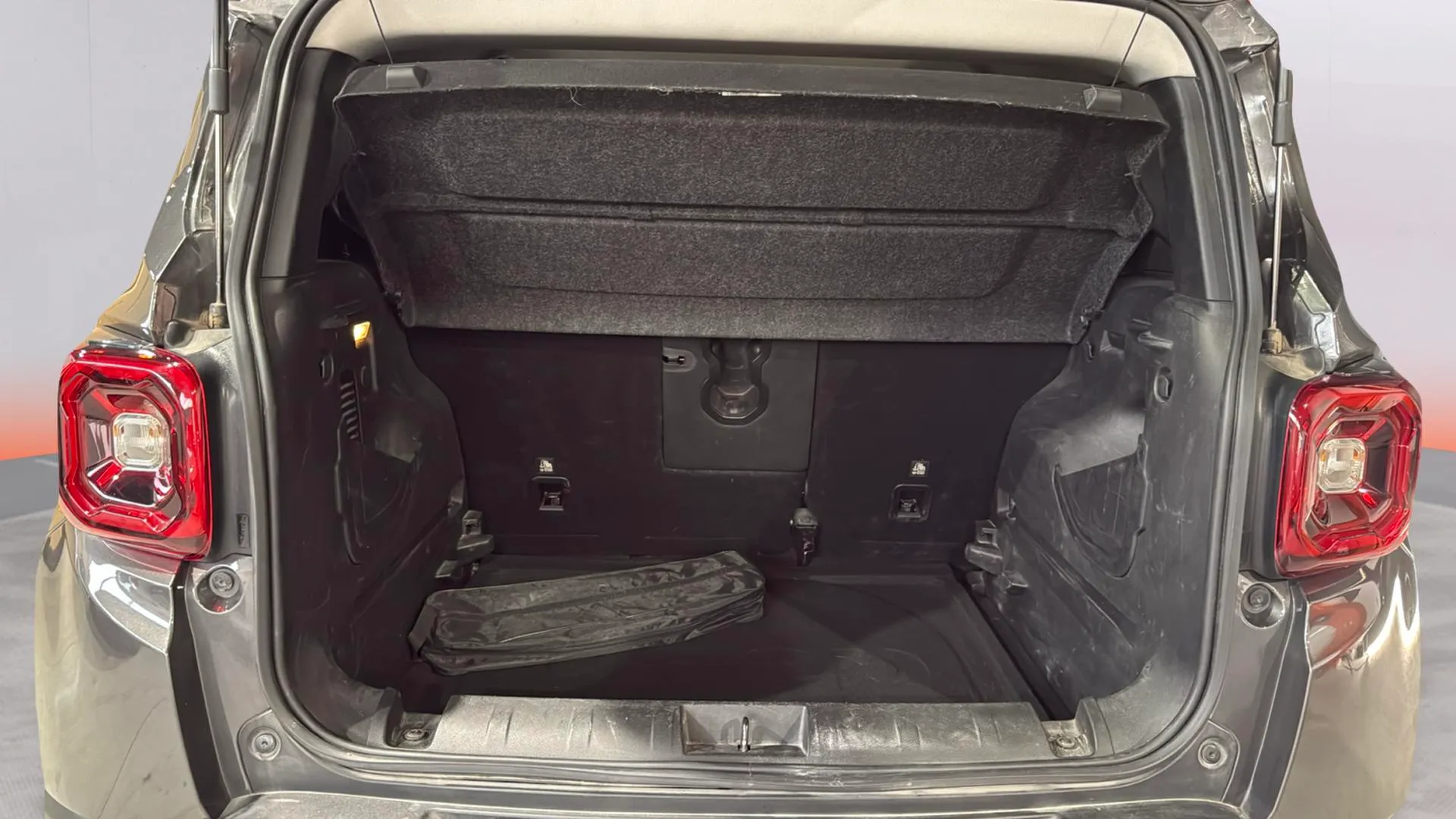 Jeep Renegade Limited 1.3G DDCT6 4x2 DCT - foto 29