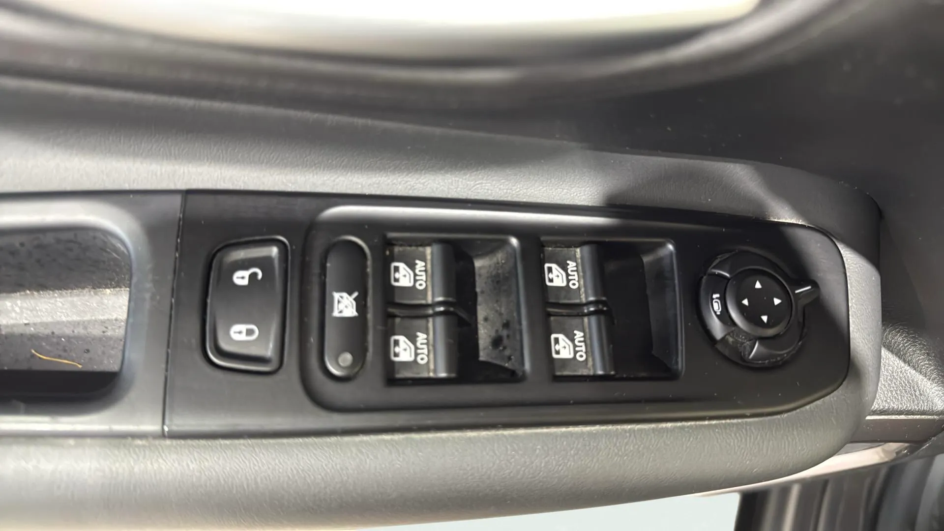 Jeep Renegade Limited 1.3G DDCT6 4x2 DCT - foto 25
