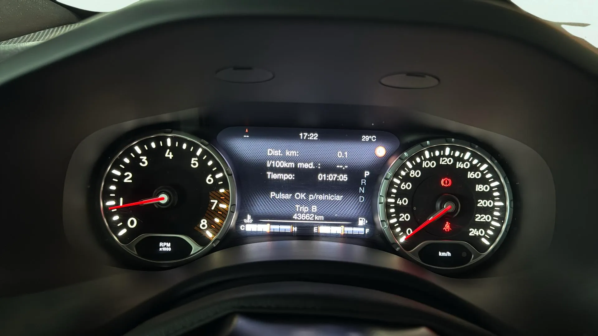 Jeep Renegade Limited 1.3G DDCT6 4x2 DCT - foto 14