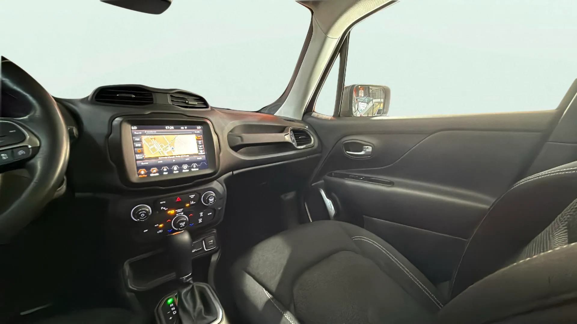 Jeep Renegade Limited 1.3G DDCT6 4x2 DCT - foto 17