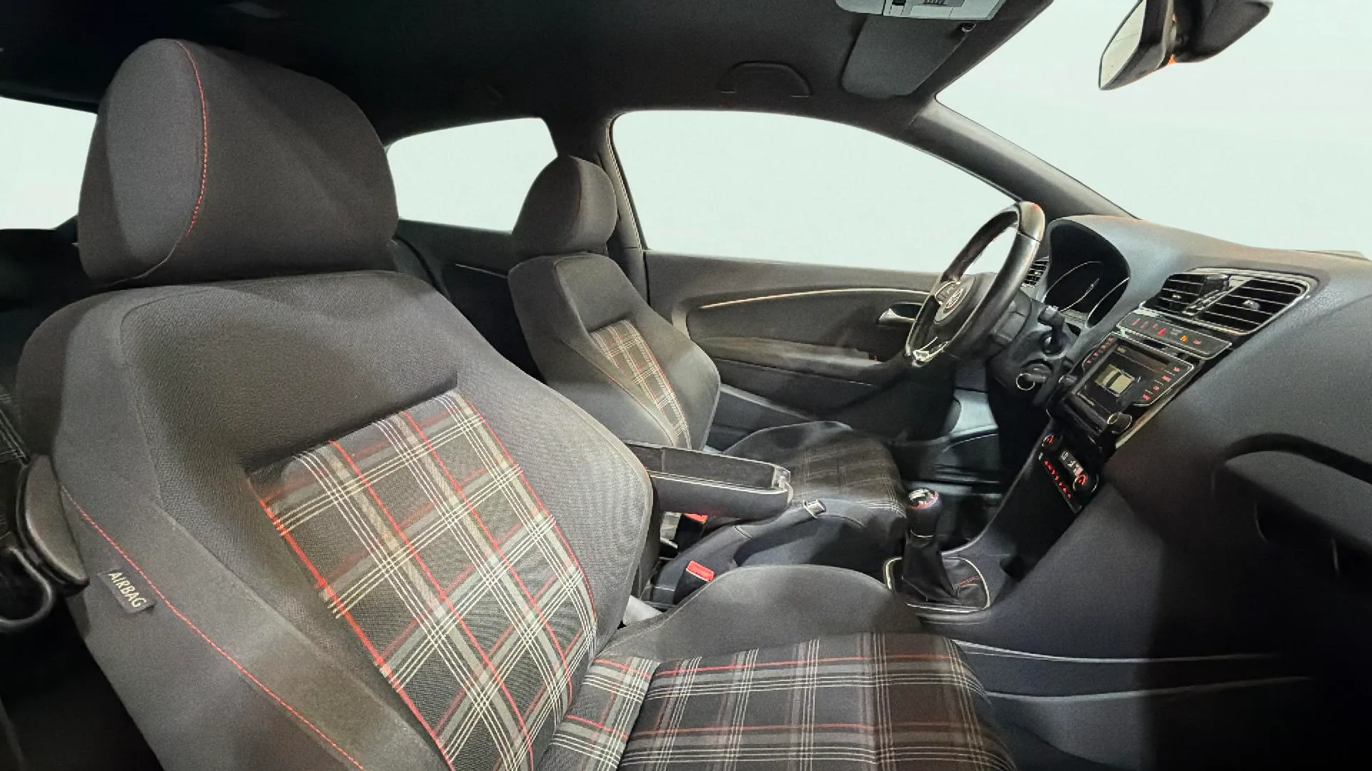 Volkswagen Polo GTI 1.8 TSI - foto 11