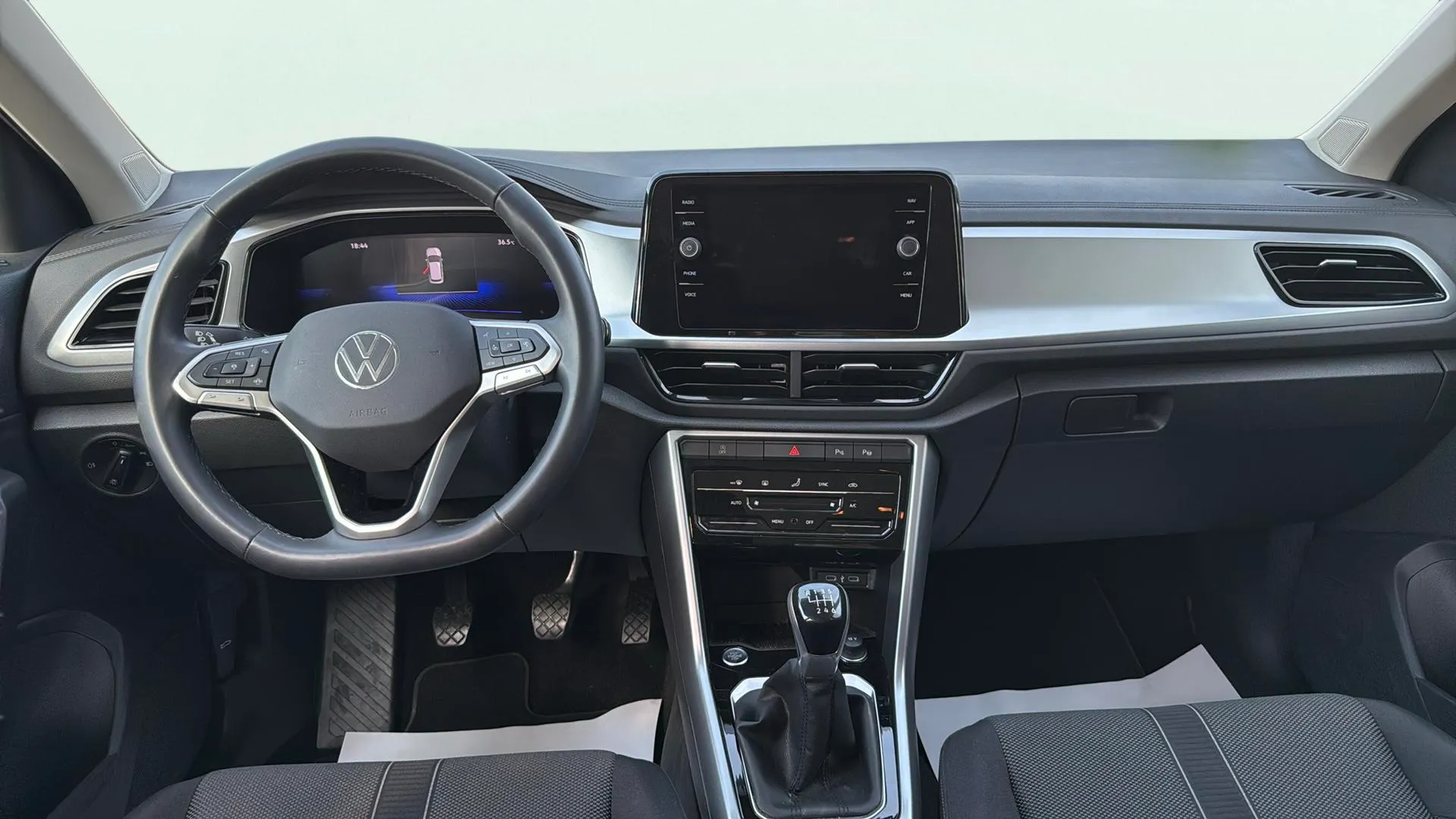 Volkswagen T-Roc "Más" 1.5 TSI - foto 14