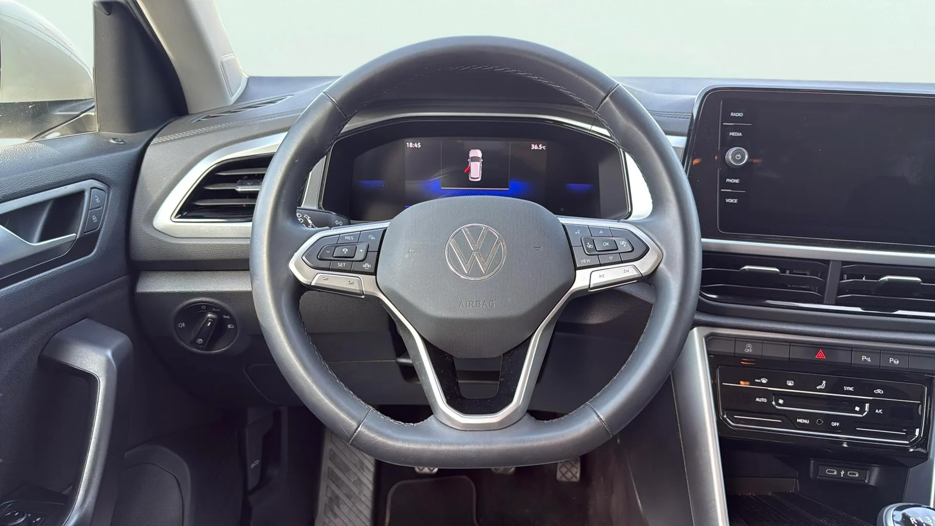 Volkswagen T-Roc "Más" 1.5 TSI - foto 12