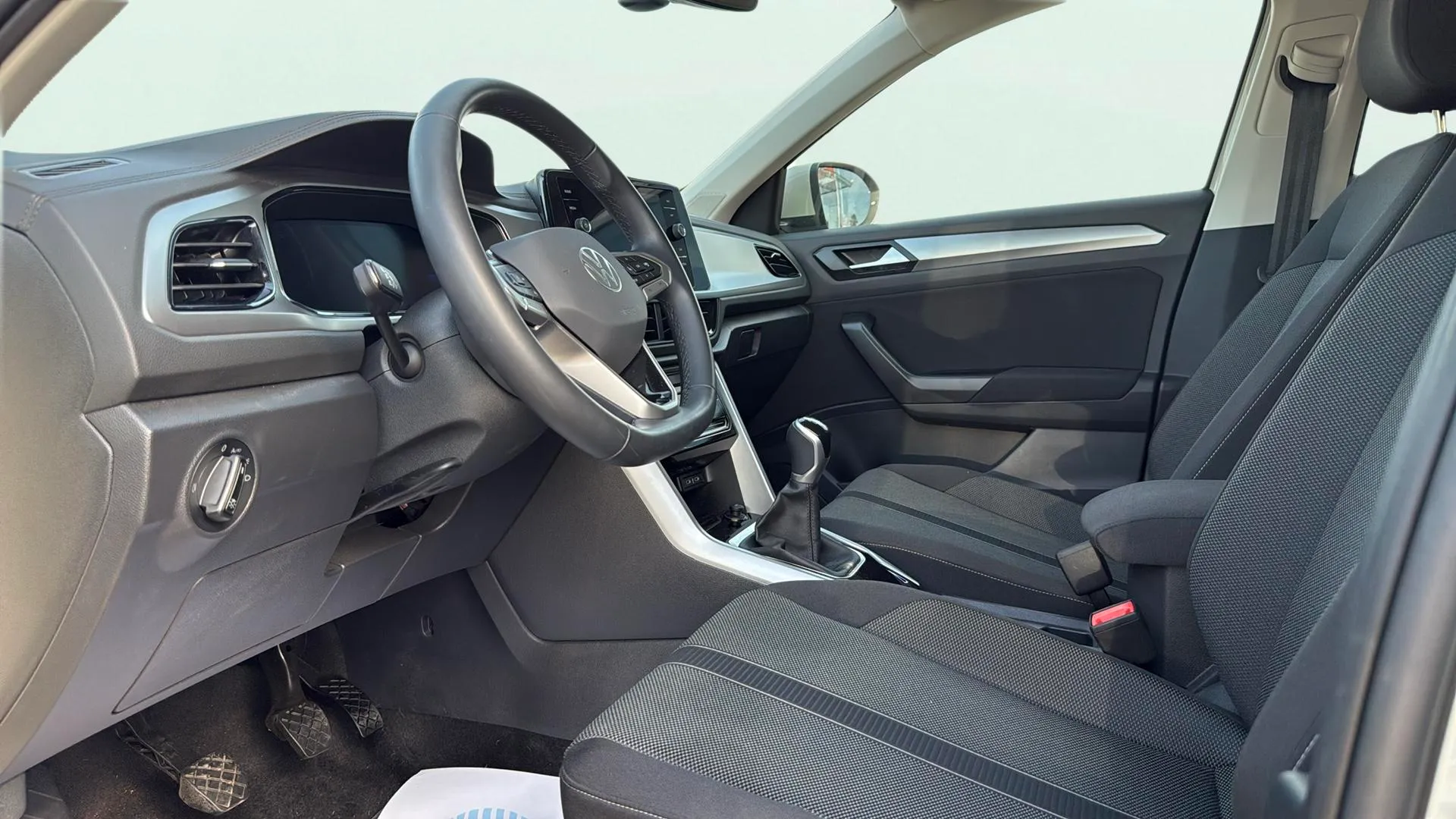 Volkswagen T-Roc "Más" 1.5 TSI - foto 11