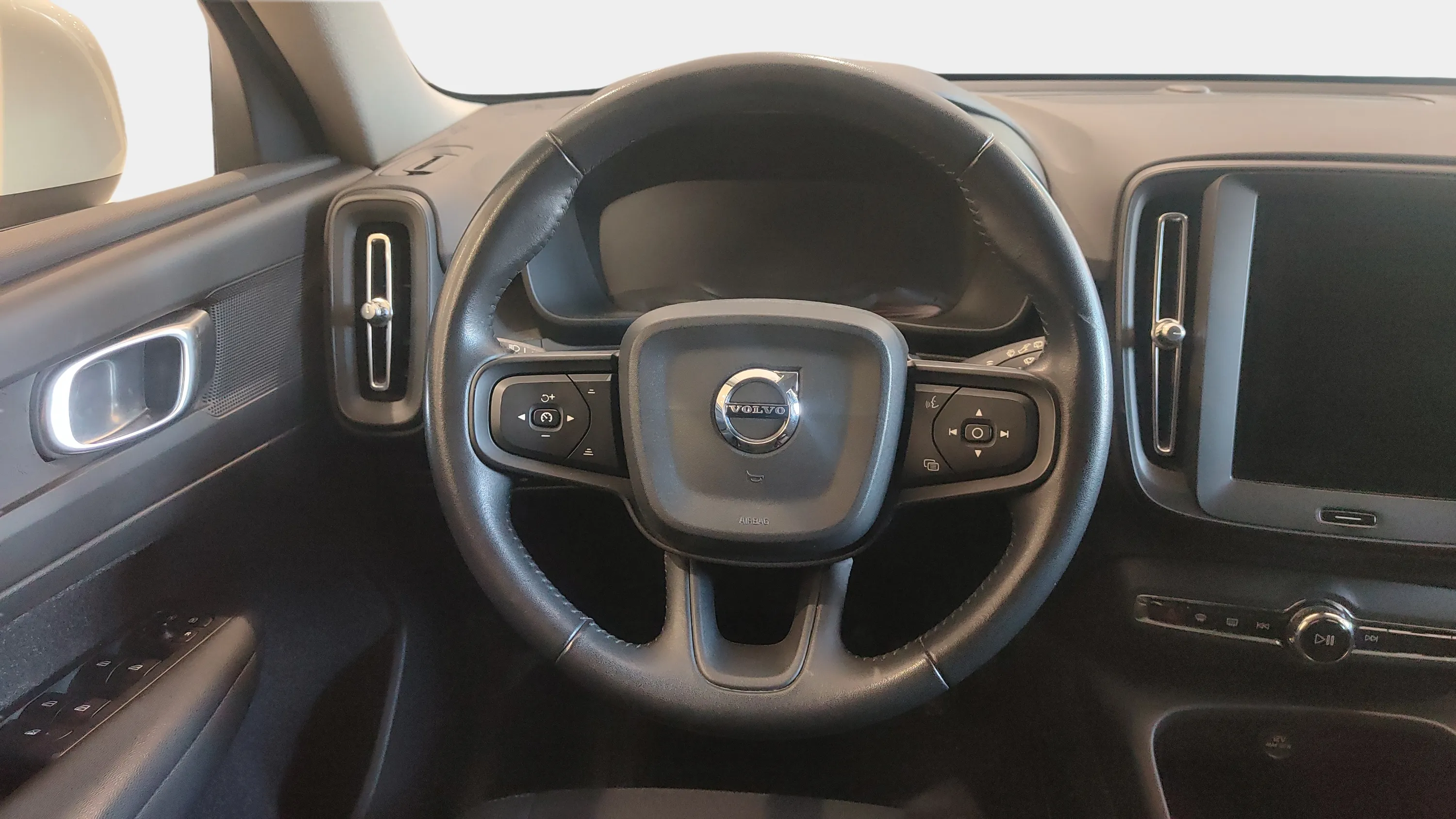 Volvo XC40 2.0 D3 - foto 12