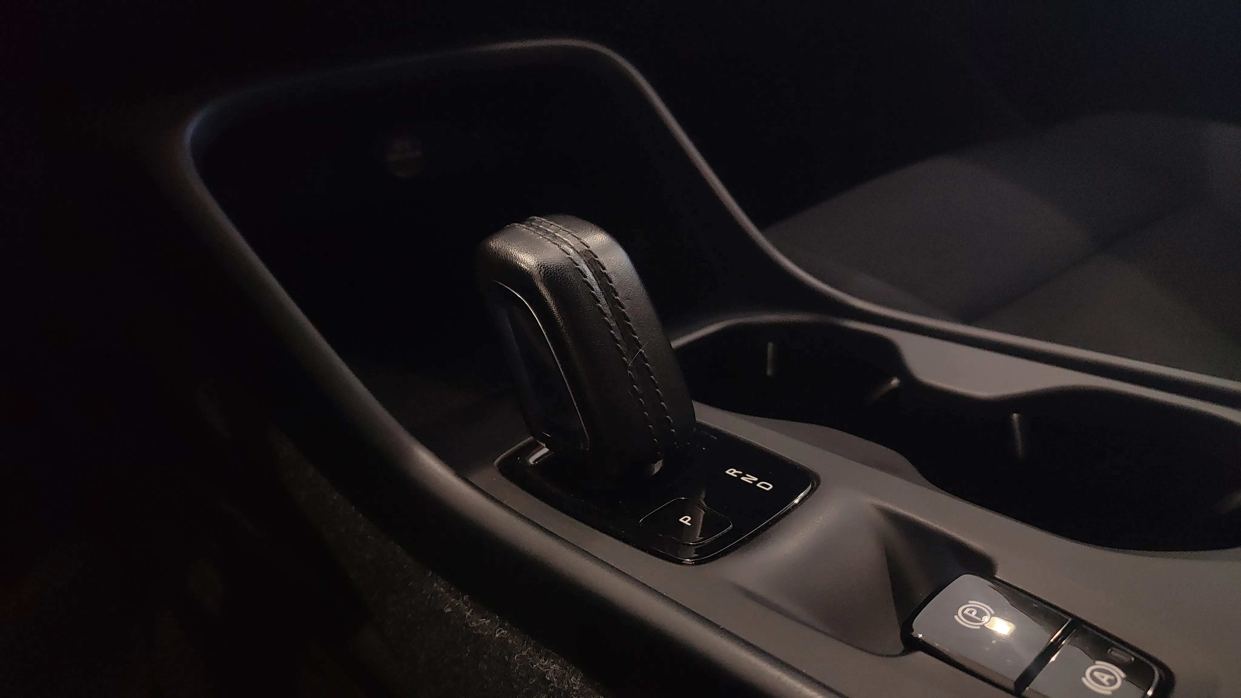 Volvo XC40 2.0 D3 - foto 14