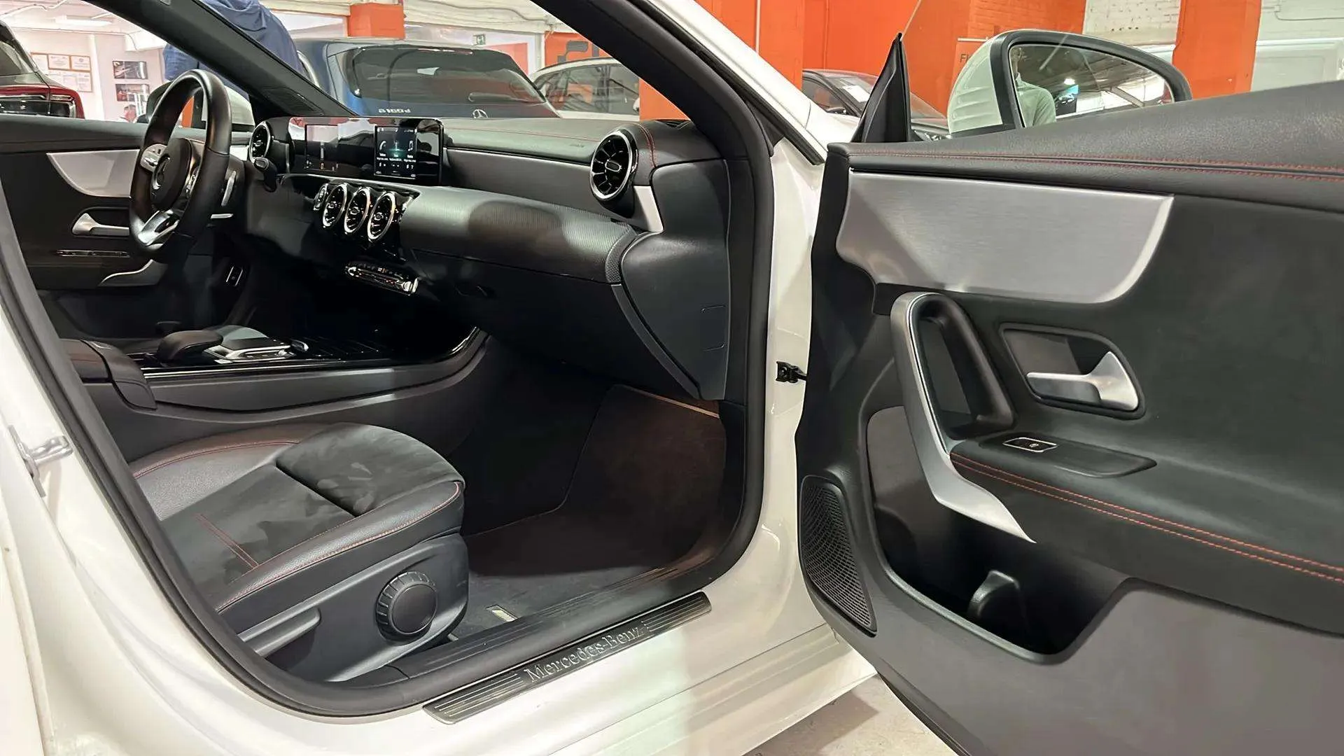Mercedes-Benz CLA 220d - foto 12