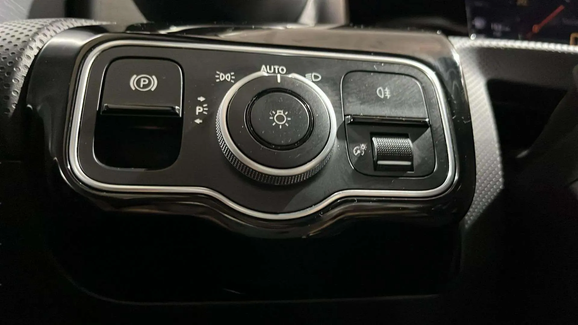 Mercedes-Benz CLA 220d - foto 18