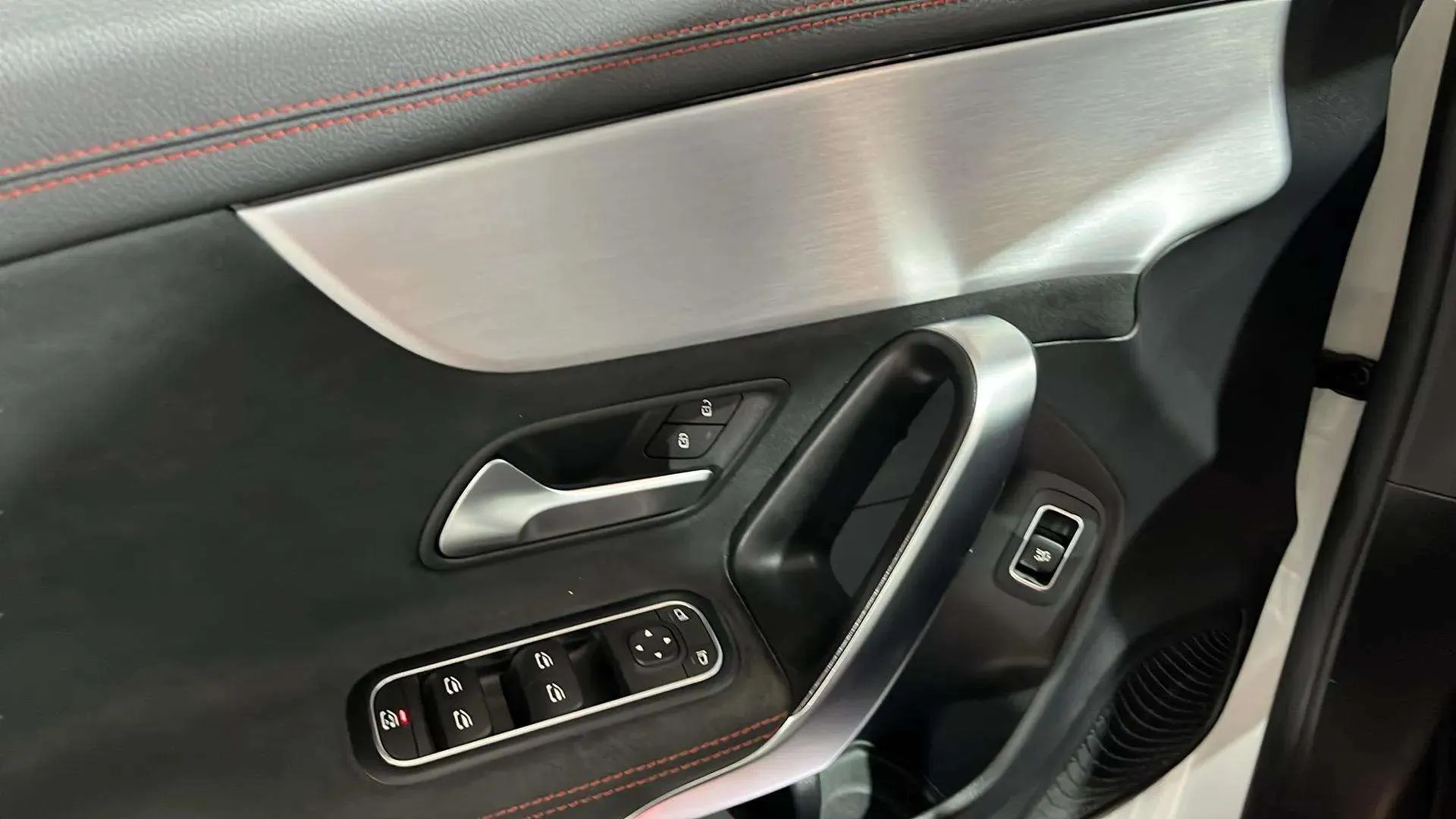 Mercedes-Benz CLA 220d - foto 15