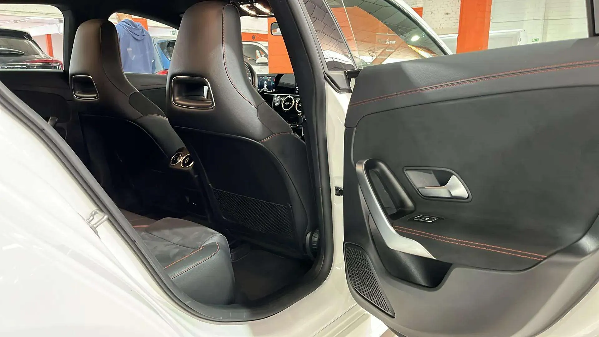 Mercedes-Benz CLA 220d - foto 13