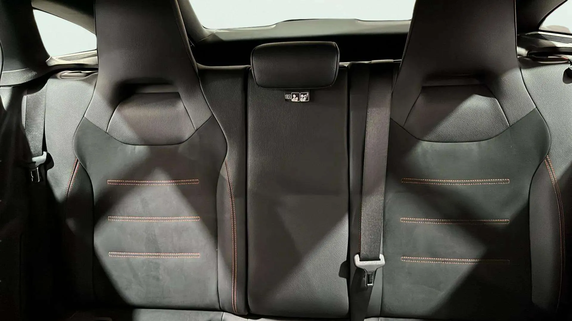 Mercedes-Benz CLA 220d - foto 14