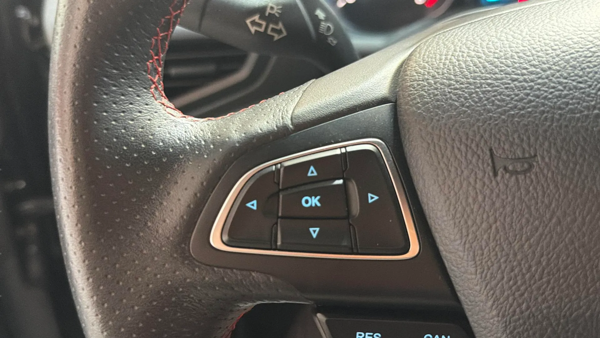 Ford Kuga 1.5 EcoBoost 4x2 ST-Line - foto 23