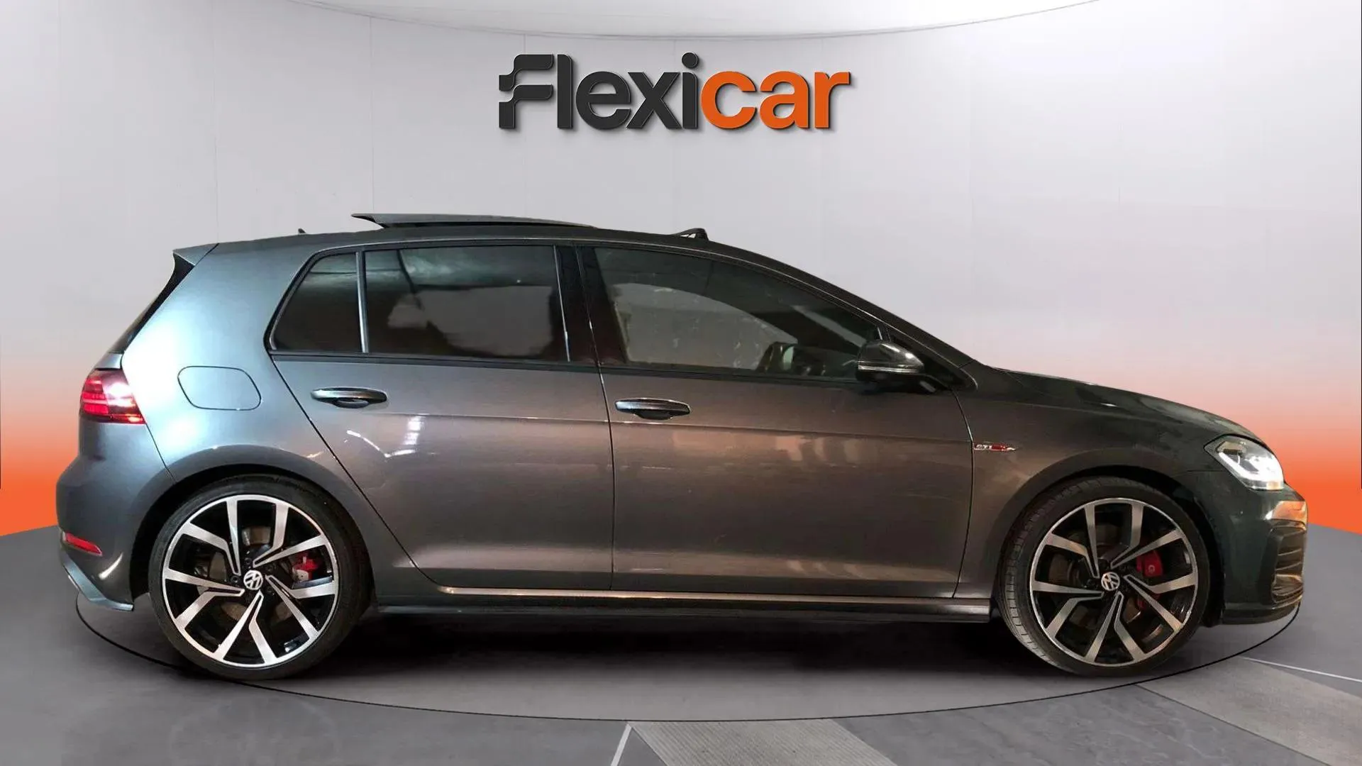 Volkswagen Golf GTI Performance 2.0 TSI - foto 3
