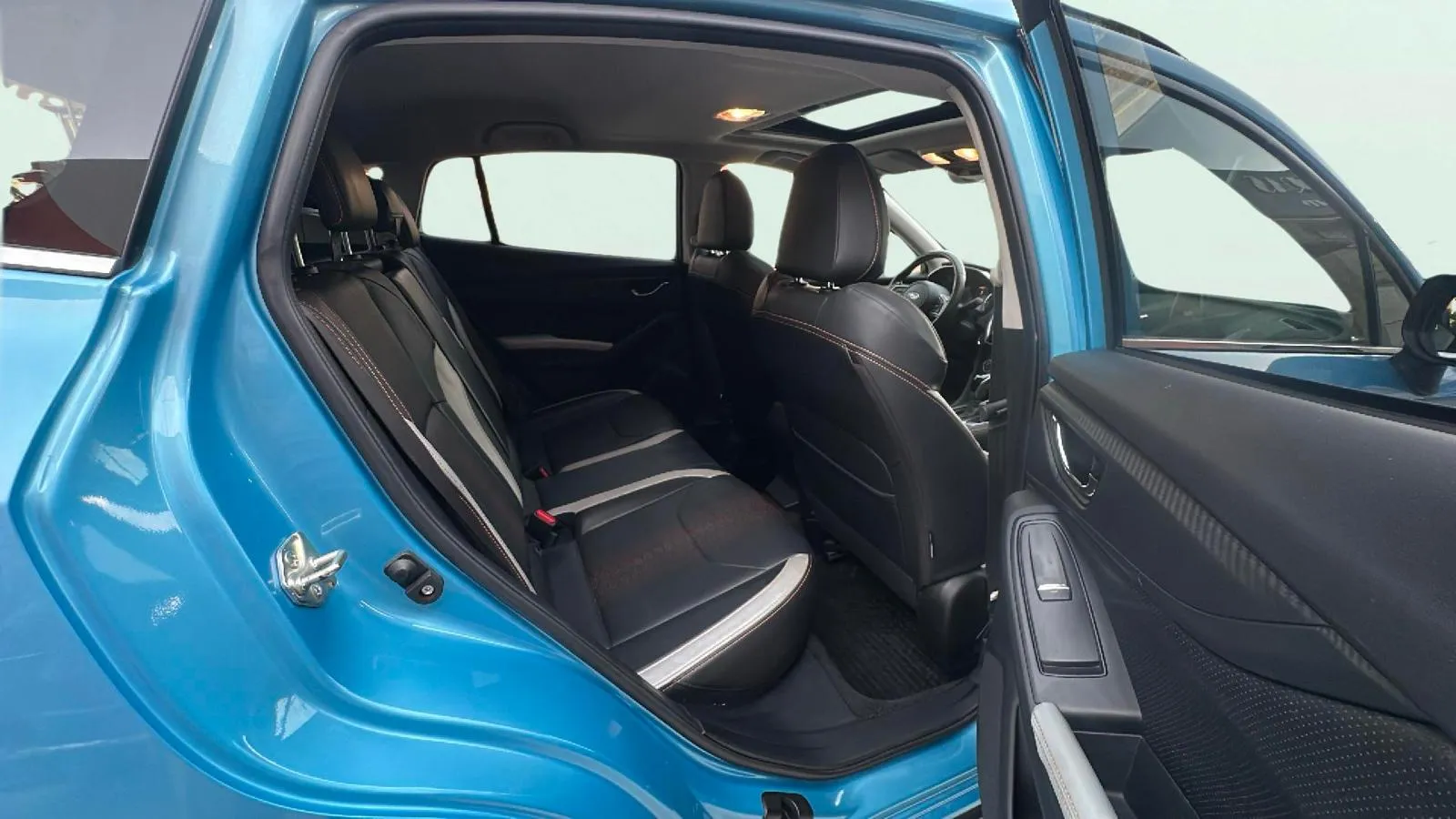 Subaru XV 2.0i Hybrid CVT Executive Plus - foto 12