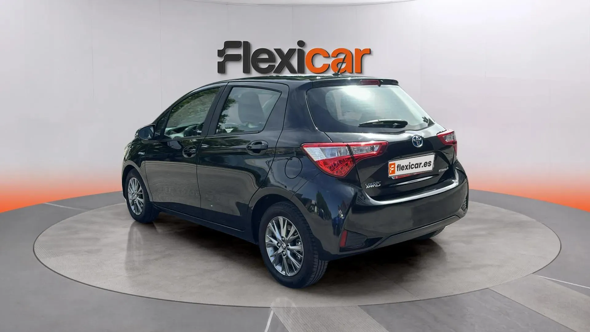 Toyota Yaris 1.5 100H Active Tech - foto 5