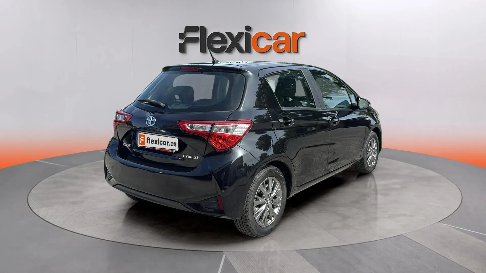 Toyota Yaris 1.5 100H Active Tech - foto 7