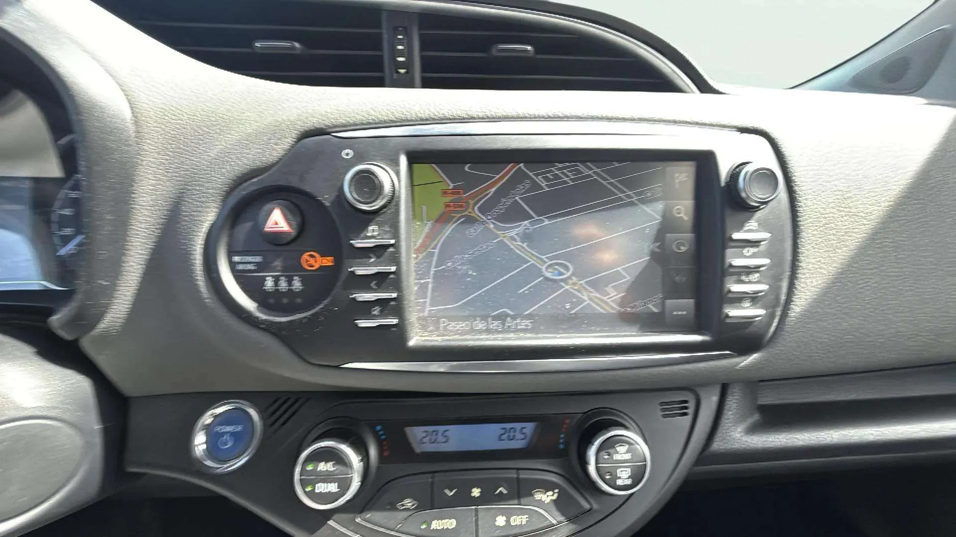 Toyota Yaris 1.5 100H Active Tech - foto 15