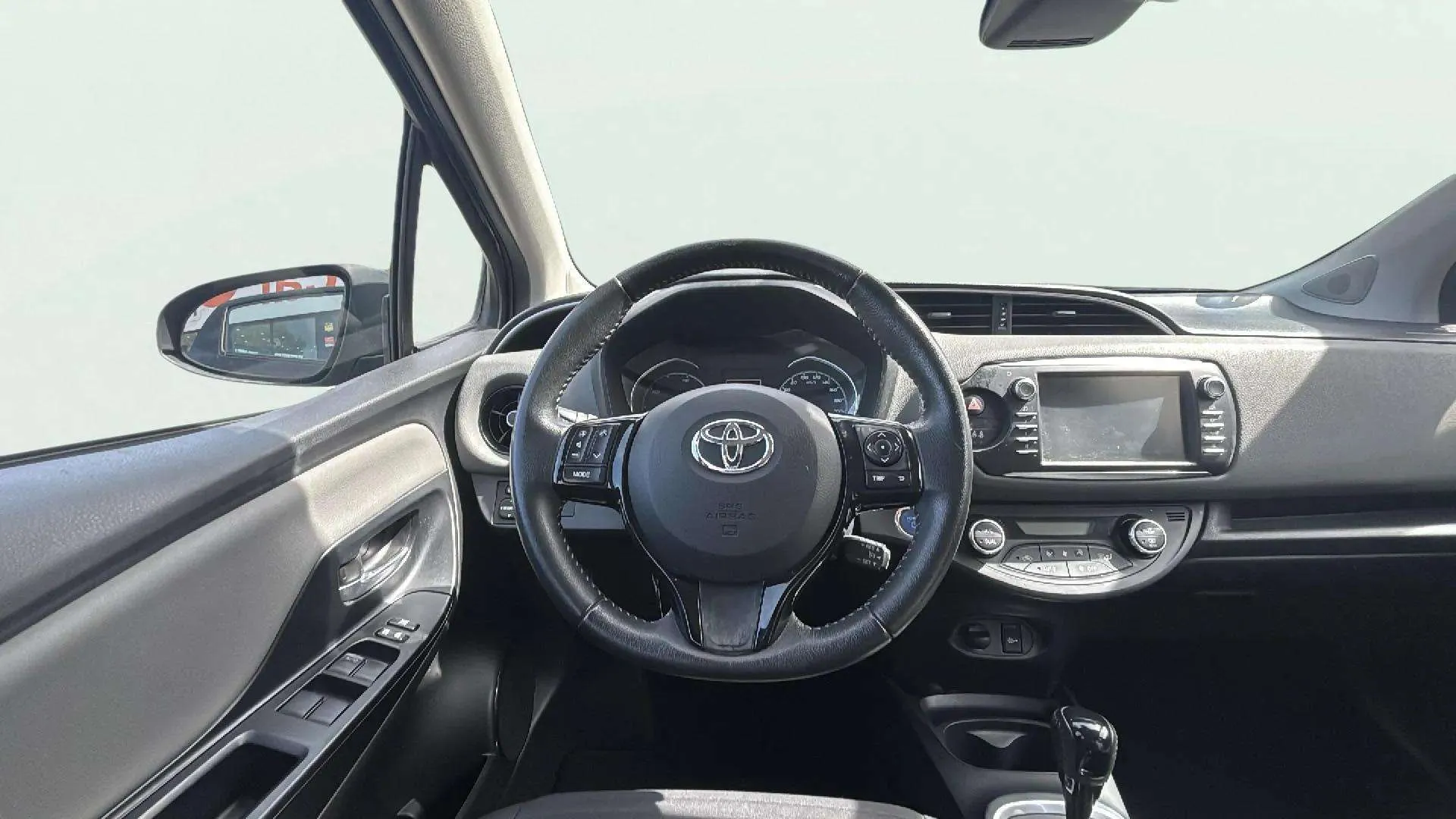 Toyota Yaris 1.5 100H Active Tech - foto 11
