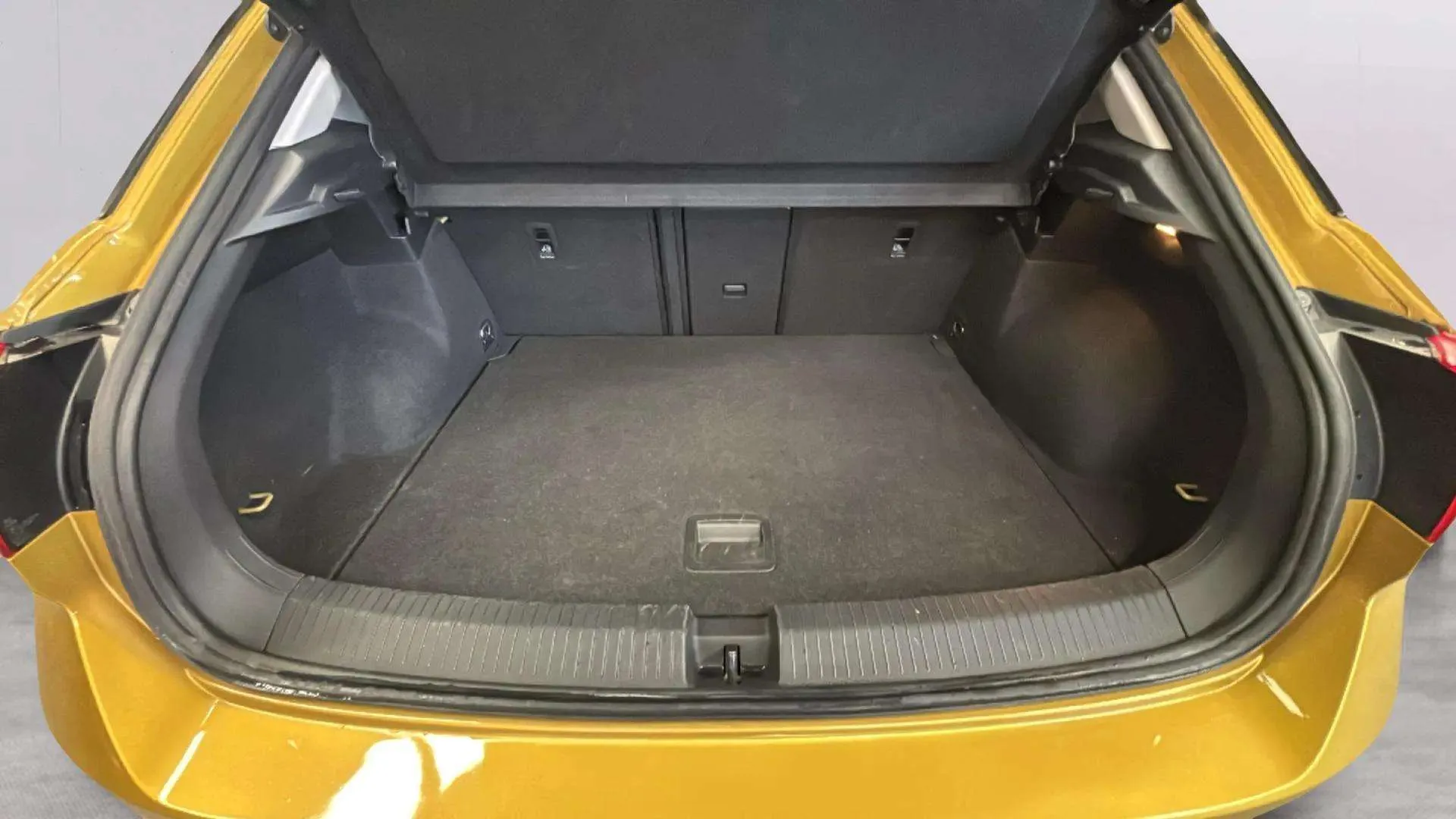 Volkswagen T-Roc Advance Style 1.5 TSI DSG - foto 9