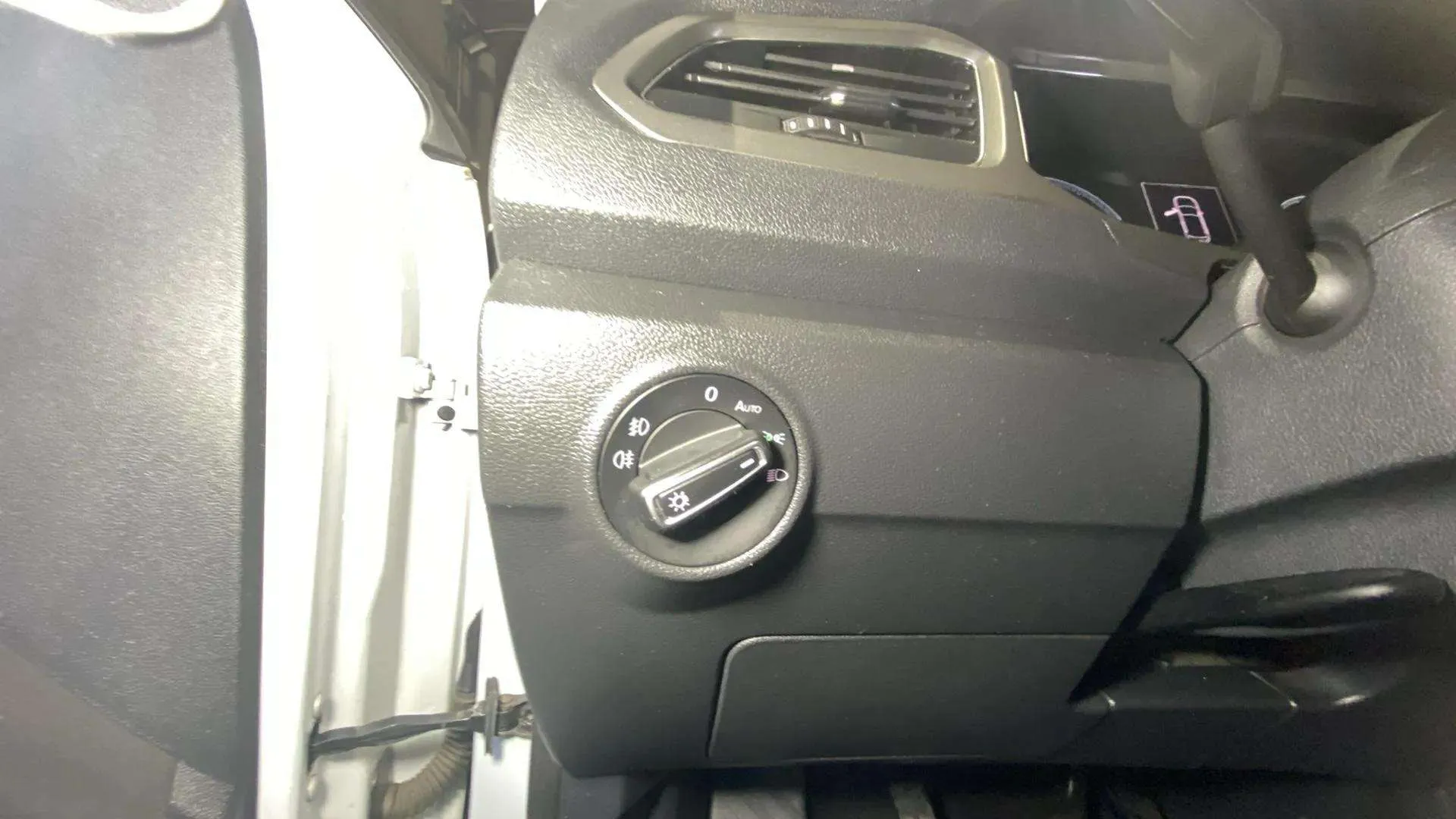 Volkswagen T-Roc Advance 1.0 TSI - foto 18