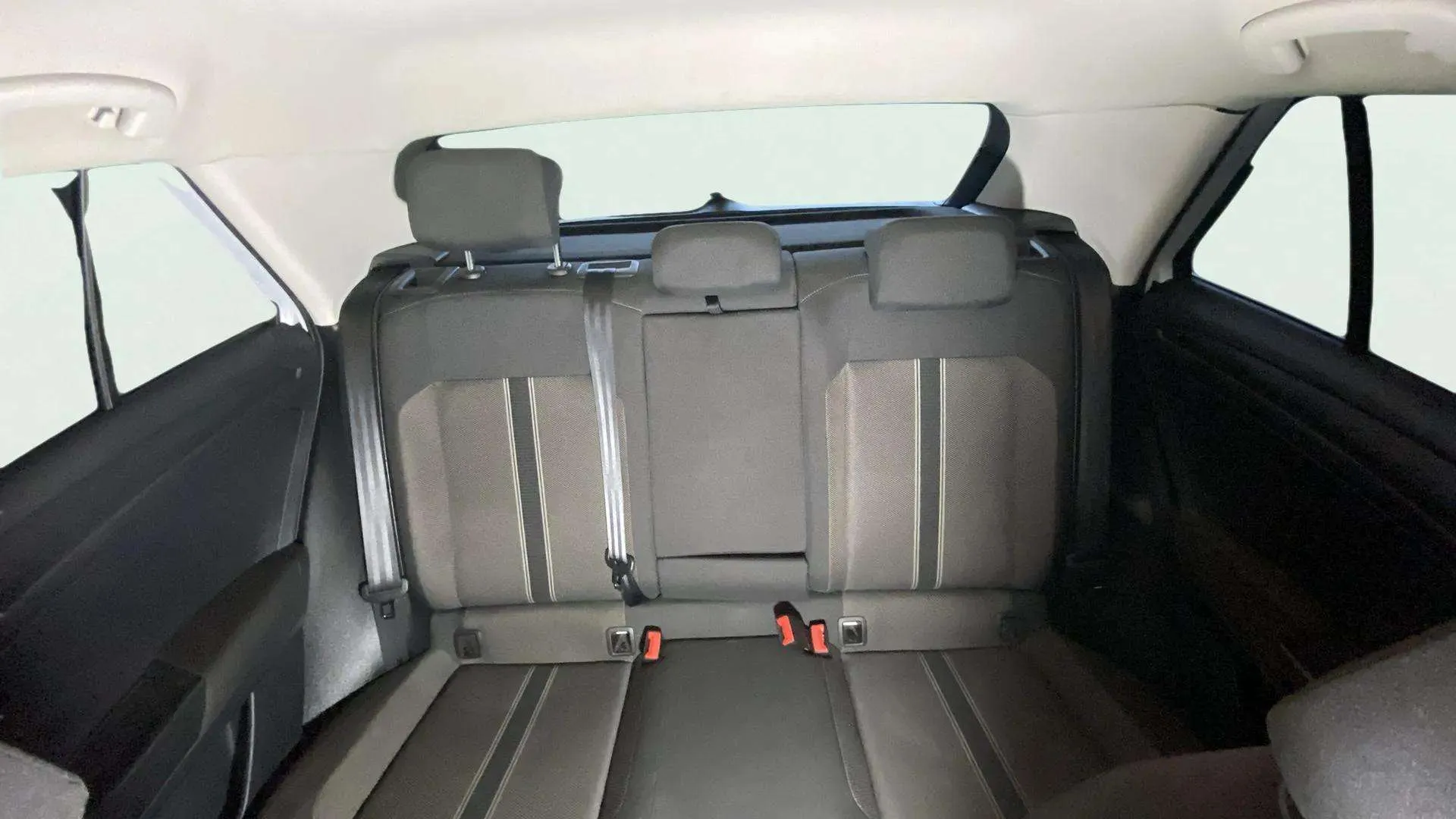Volkswagen T-Roc Advance 1.0 TSI - foto 24