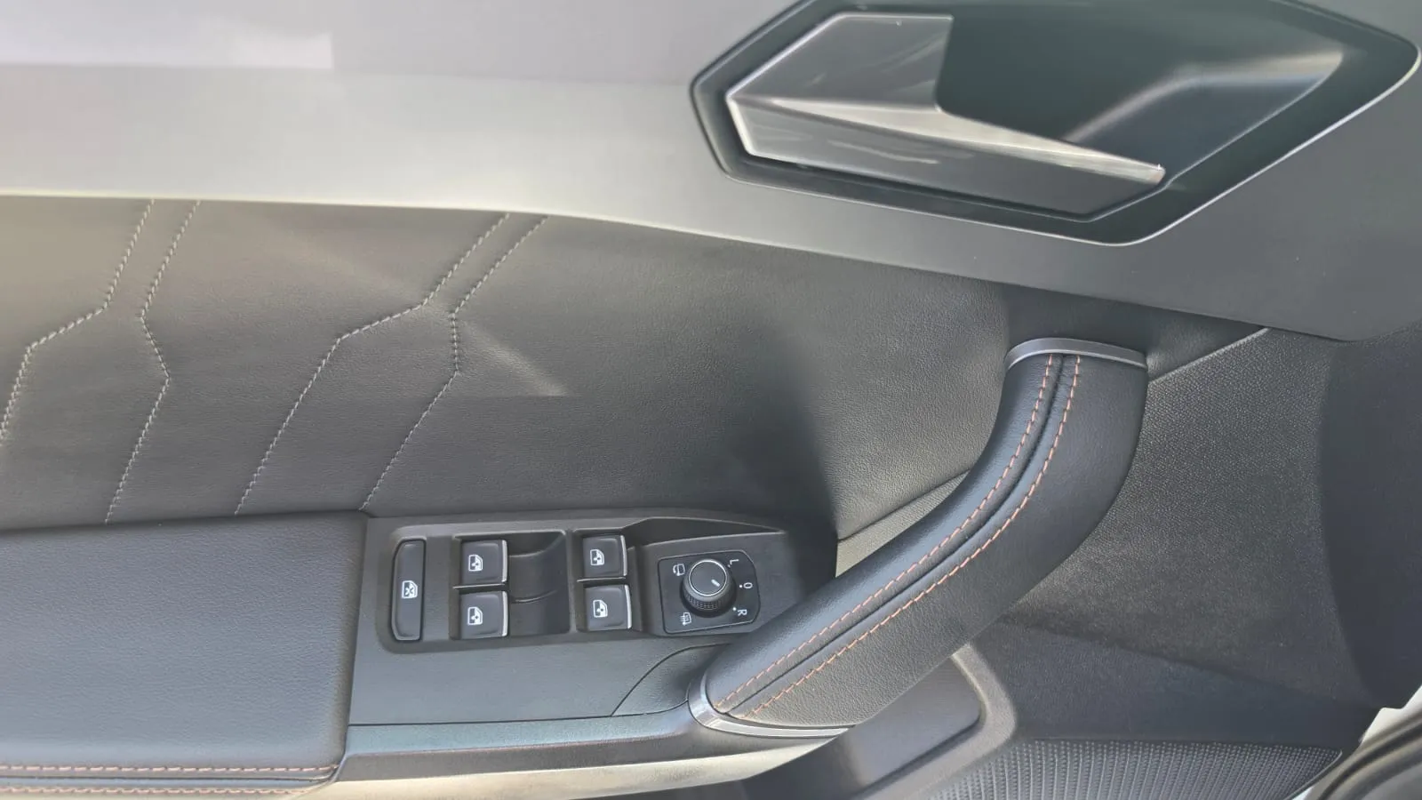 Cupra León 1.5 eTSI DSG - foto 18