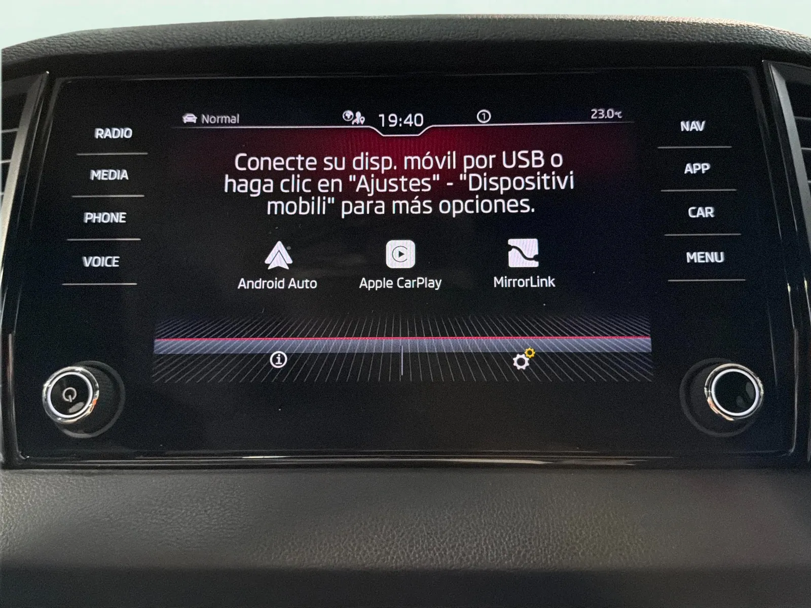 Škoda Karoq 1.5 TSI ACT Sportline - foto 14