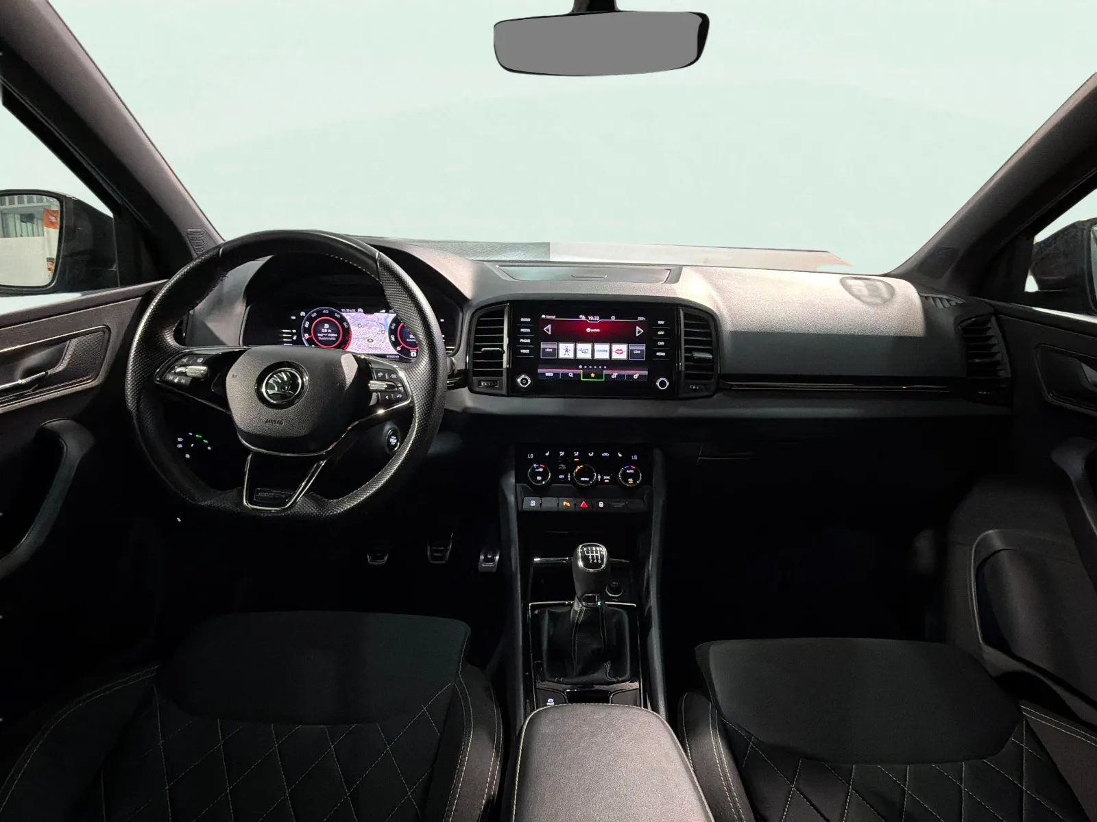 Škoda Karoq 1.5 TSI ACT Sportline - foto 6