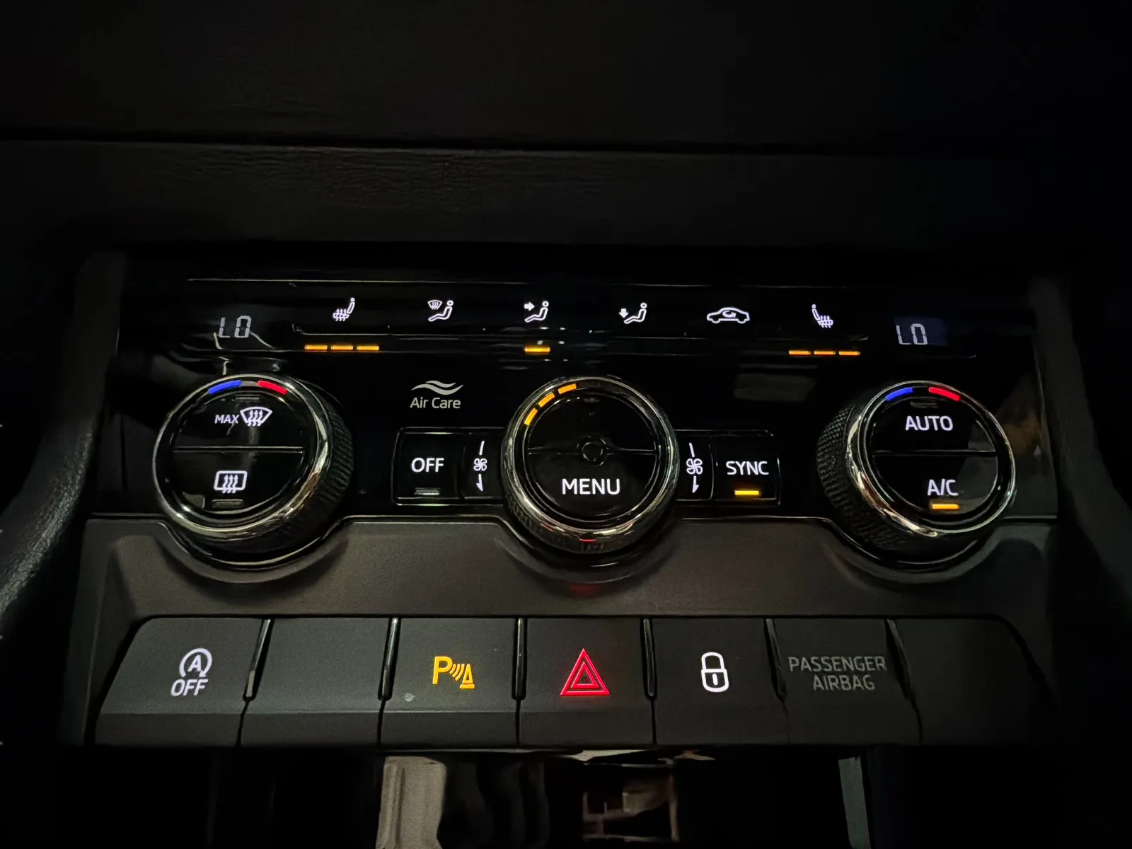 Škoda Karoq 1.5 TSI ACT Sportline - foto 15