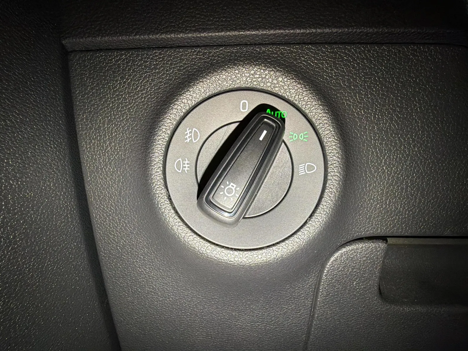 Škoda Karoq 1.5 TSI ACT Sportline - foto 17