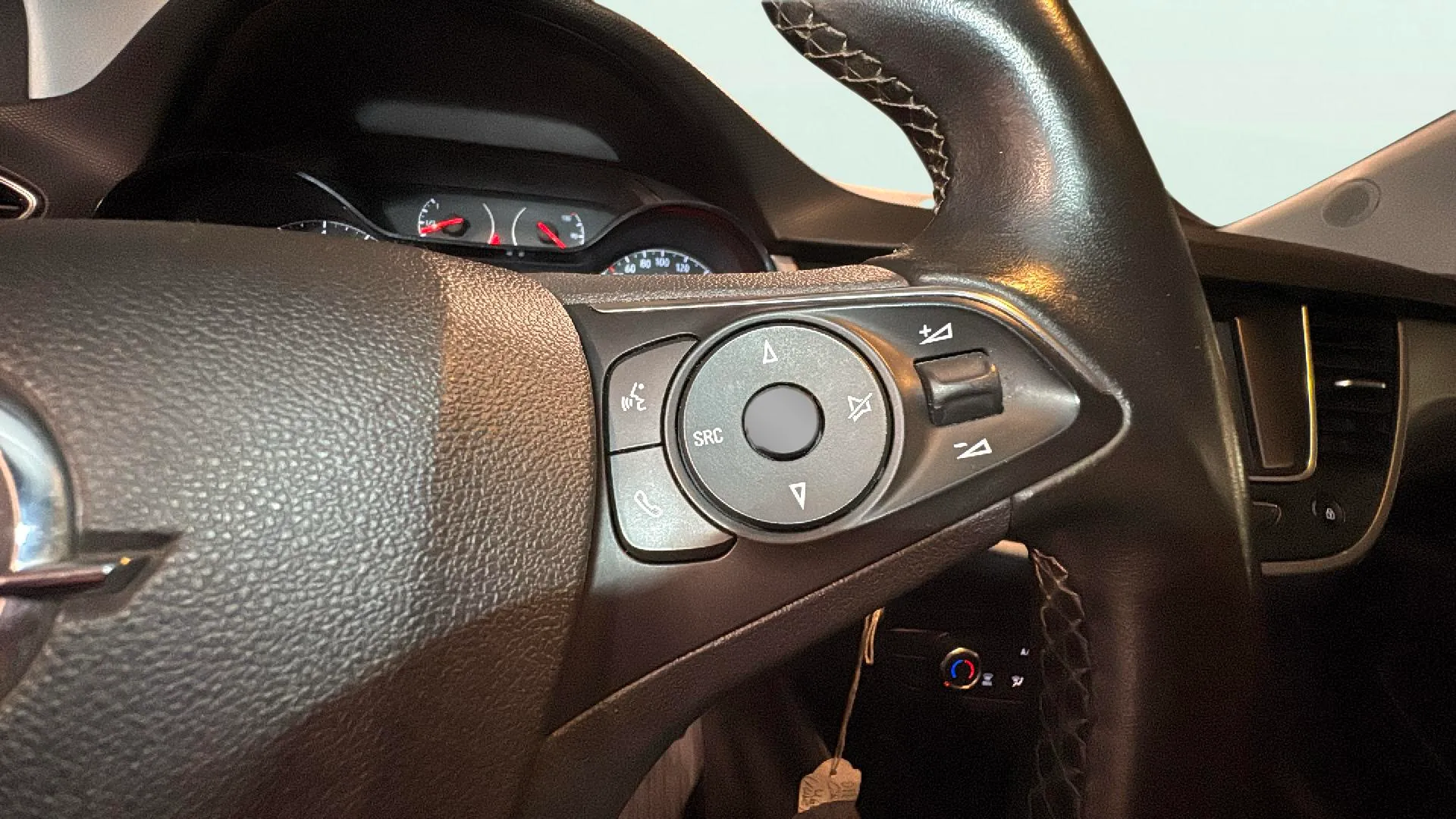Opel Crossland 1.2T Excellence - foto 16