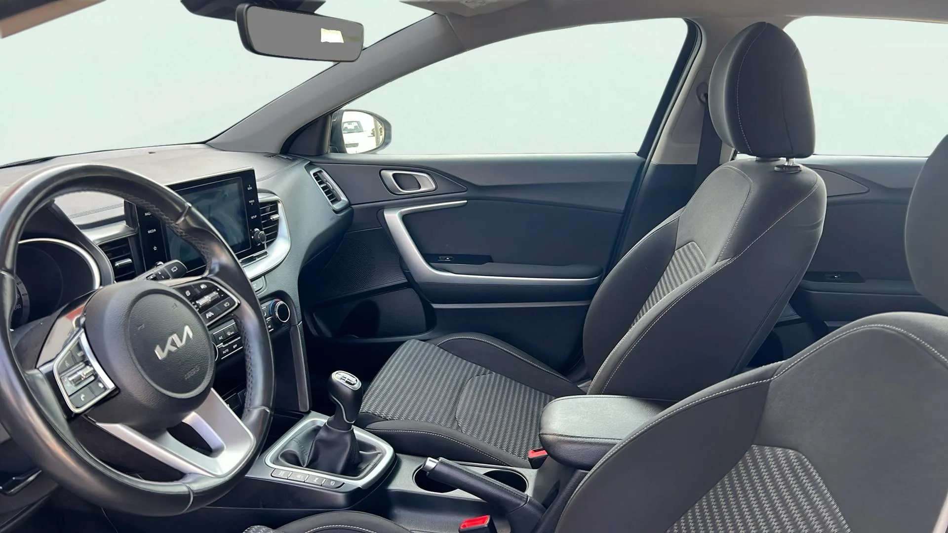 Kia Ceed 1.6 MHEV iMT Concept - foto 13