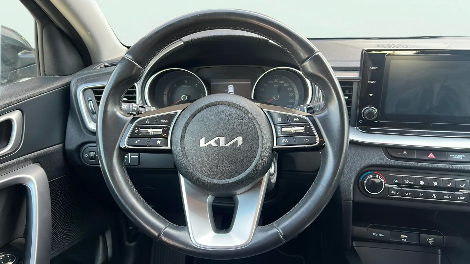 Kia Ceed 1.6 MHEV iMT Concept - foto 10