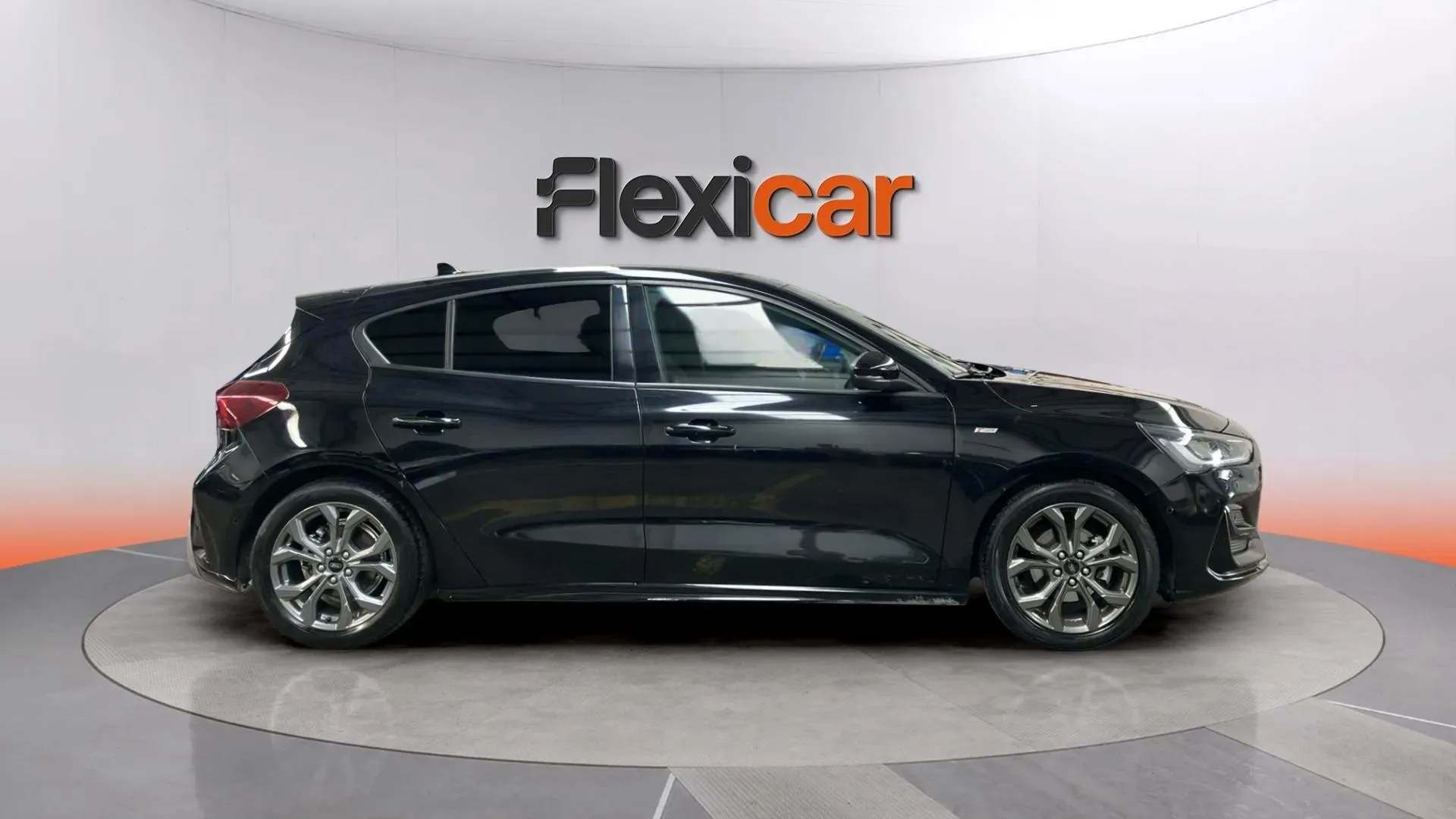 Ford Focus 1.0 EcoBoost MHEV ST-Line SB - foto 8
