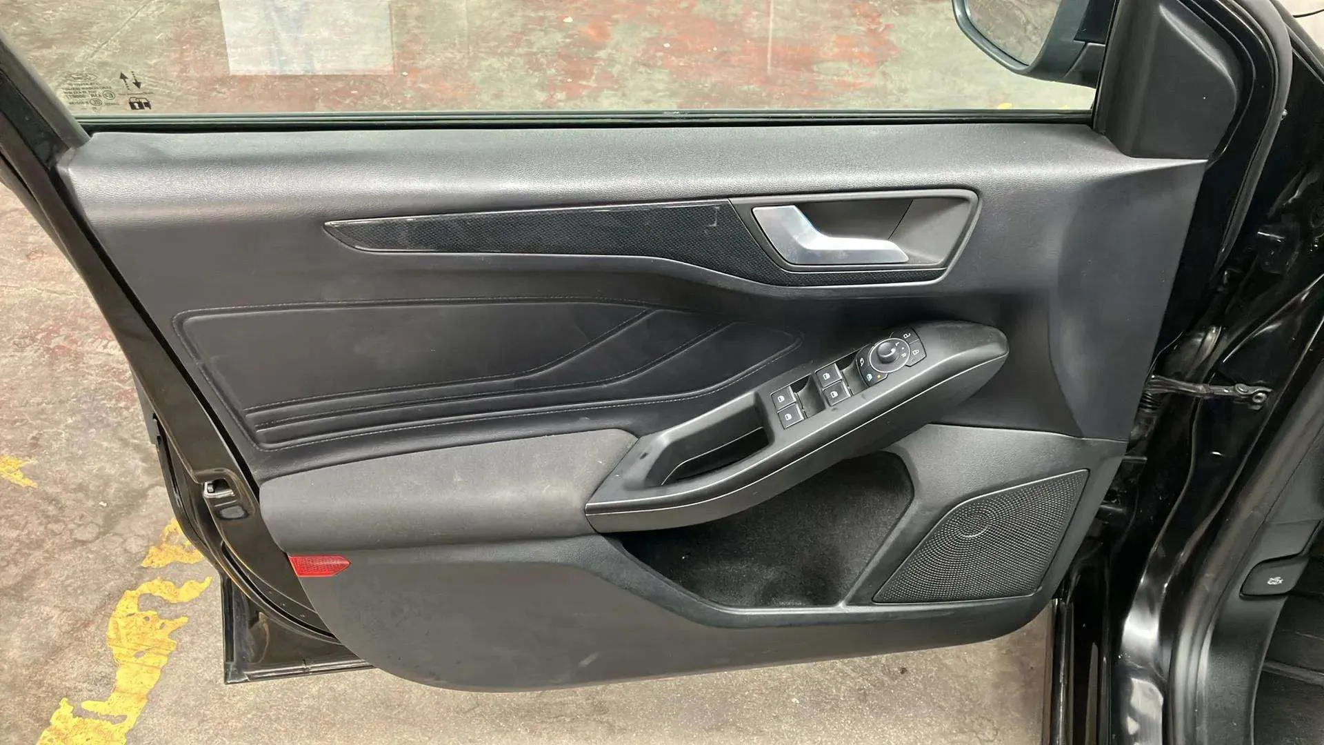 Ford Focus 1.0 EcoBoost MHEV ST-Line SB - foto 17