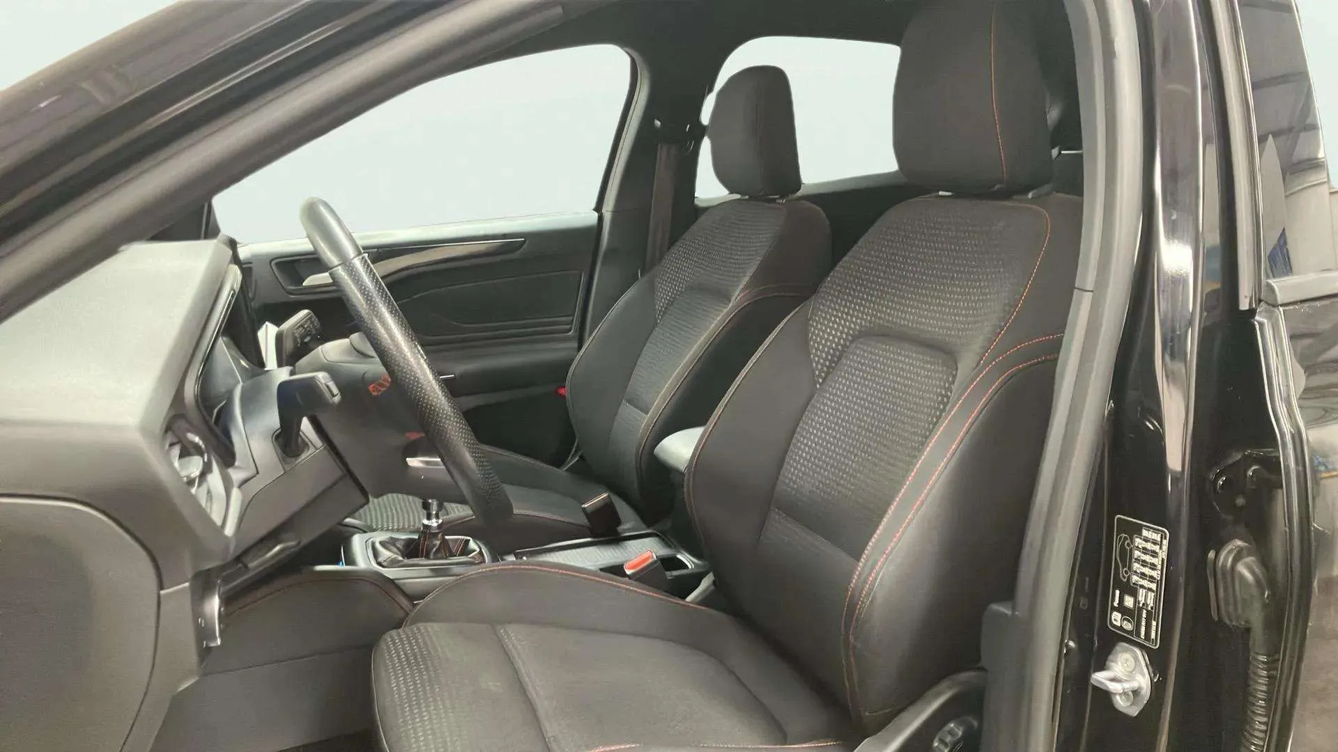 Ford Focus 1.0 EcoBoost MHEV ST-Line SB - foto 12