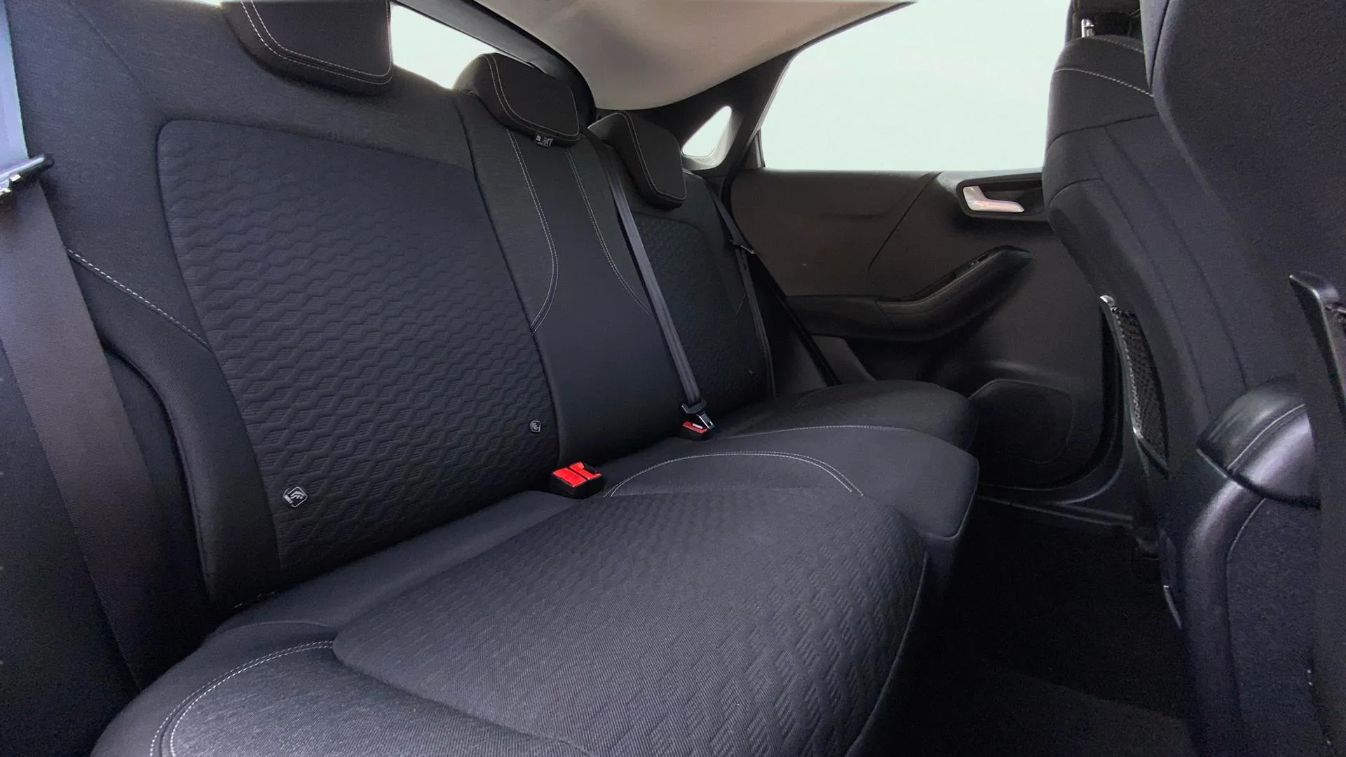 Ford Puma 1.0 EcoBoost Titanium X MHEV - foto 14