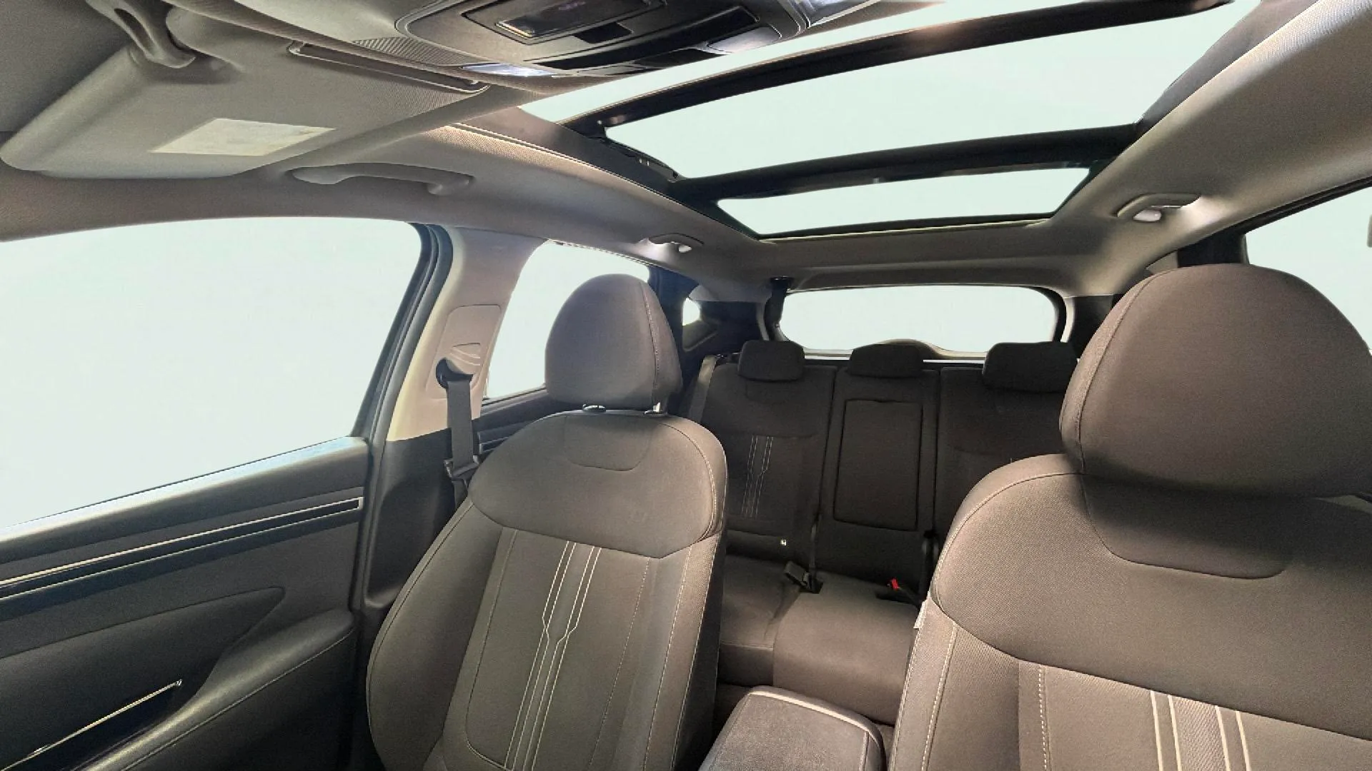 Hyundai Tucson 1.6 T-GDi 48V Tecno Sky DCT - foto 11