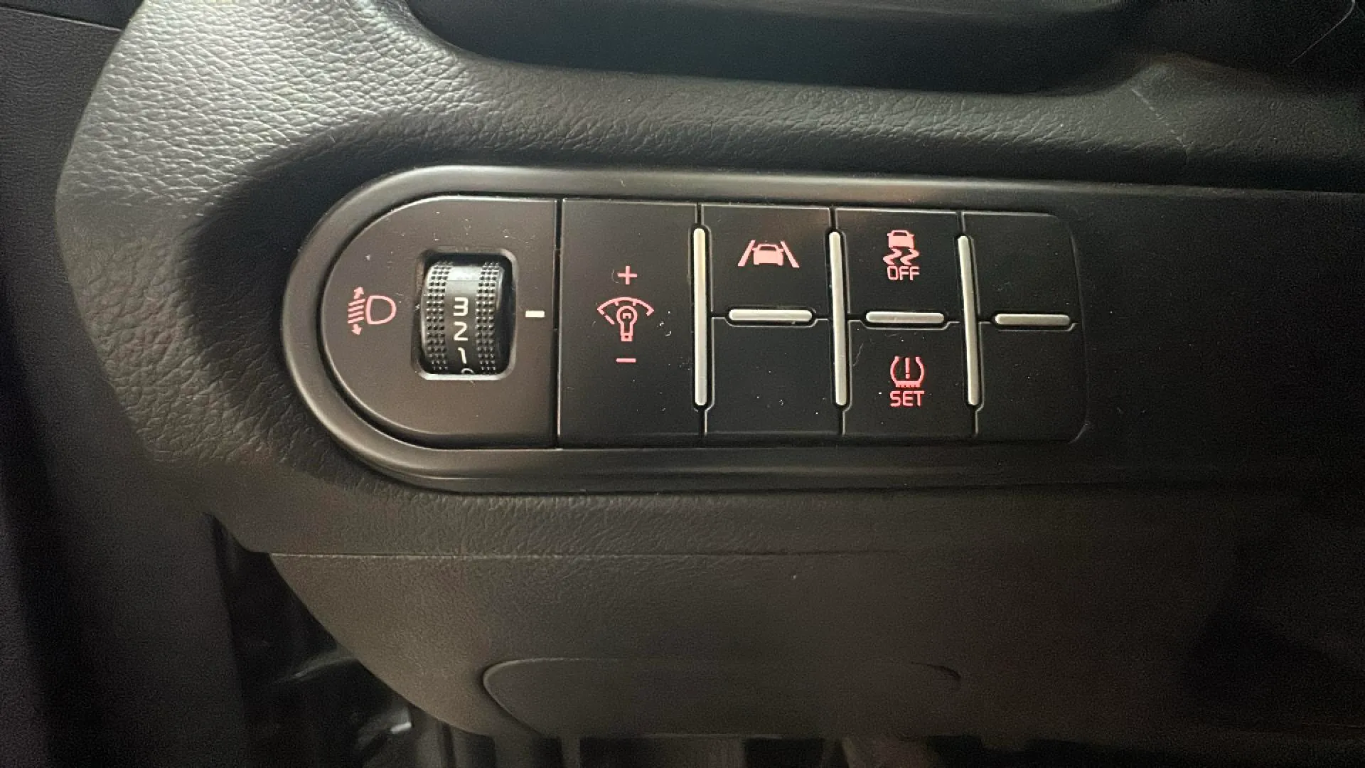 Kia Ceed 1.6 MHEV iMT Drive - foto 24