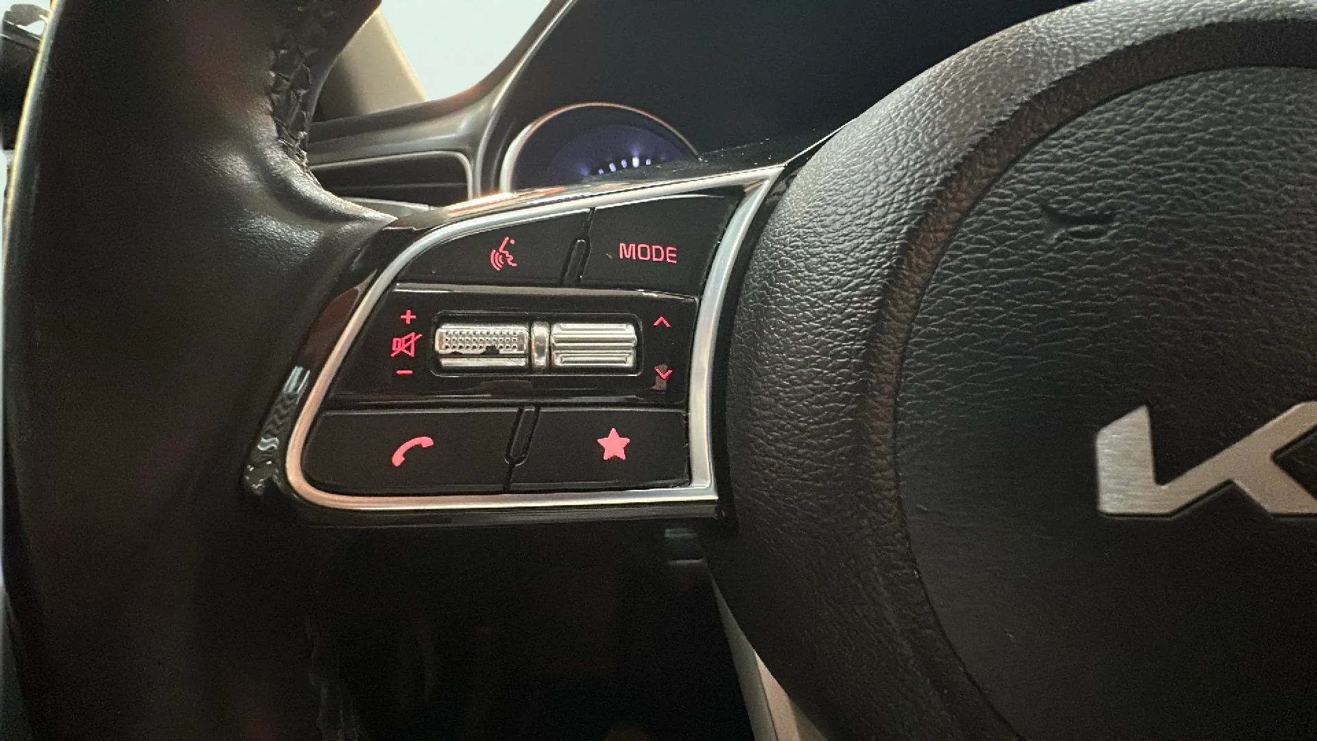 Kia Ceed 1.6 MHEV iMT Drive - foto 23