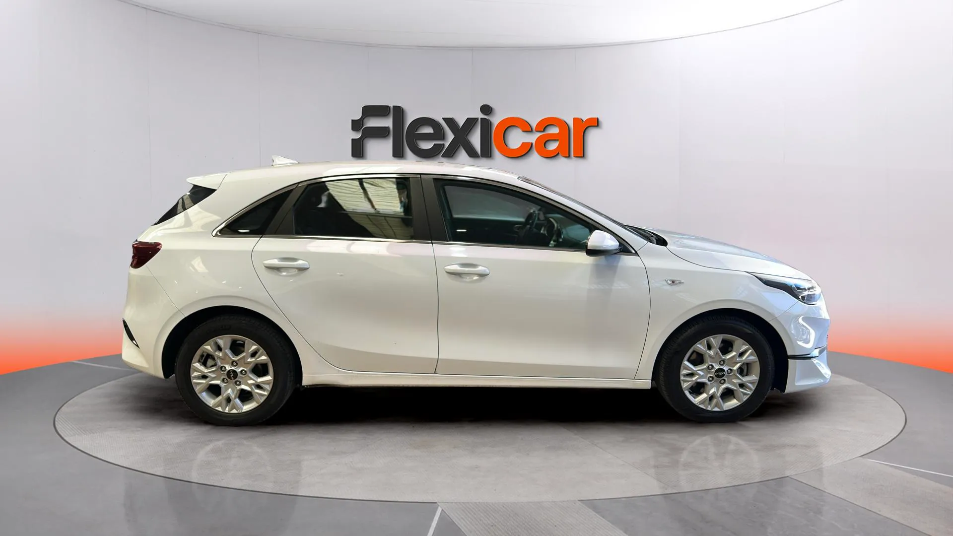 Kia Ceed 1.6 MHEV iMT Drive - foto 8