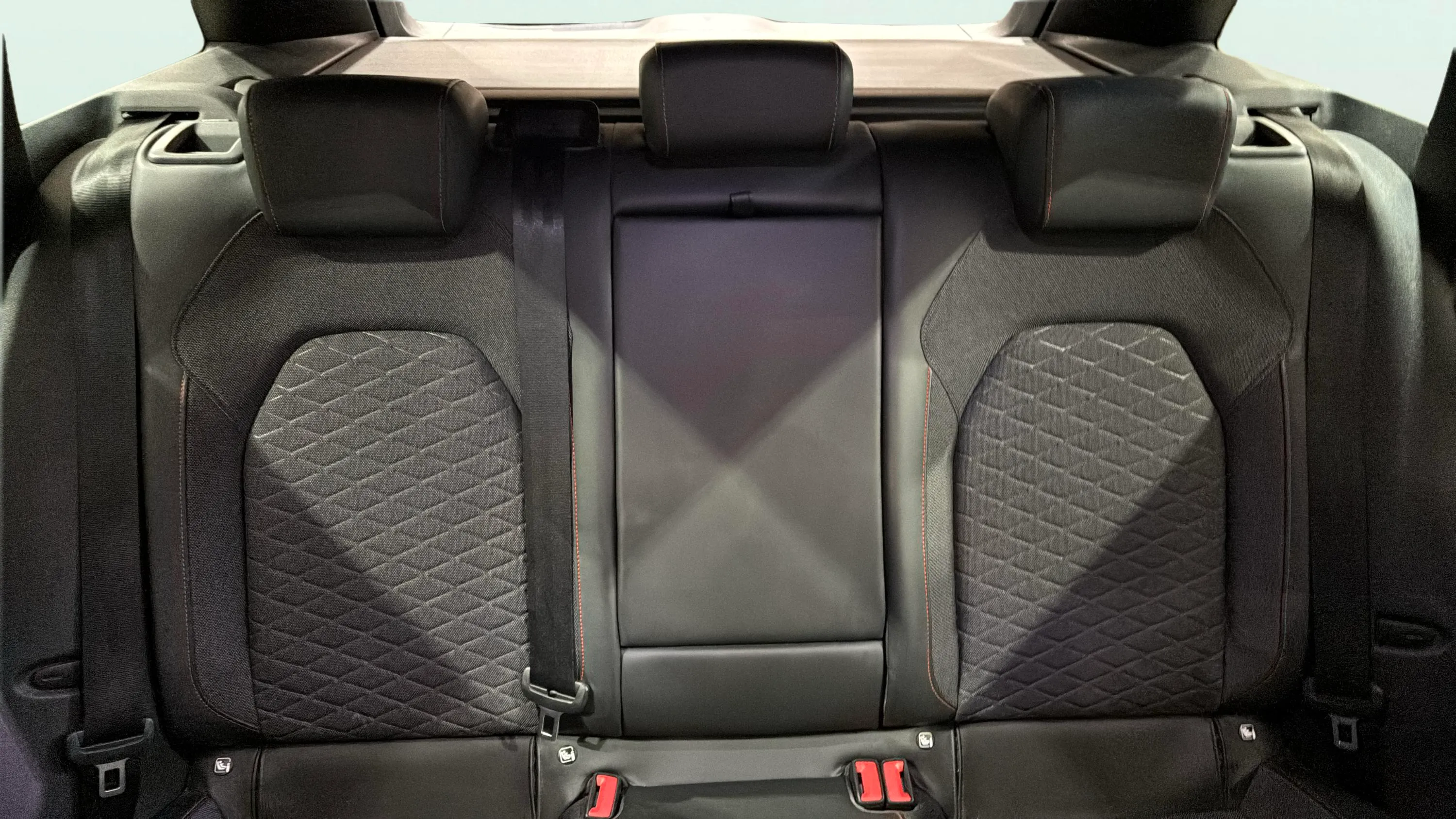 SEAT León SP 1.5 eTSI DSG FR - foto 26