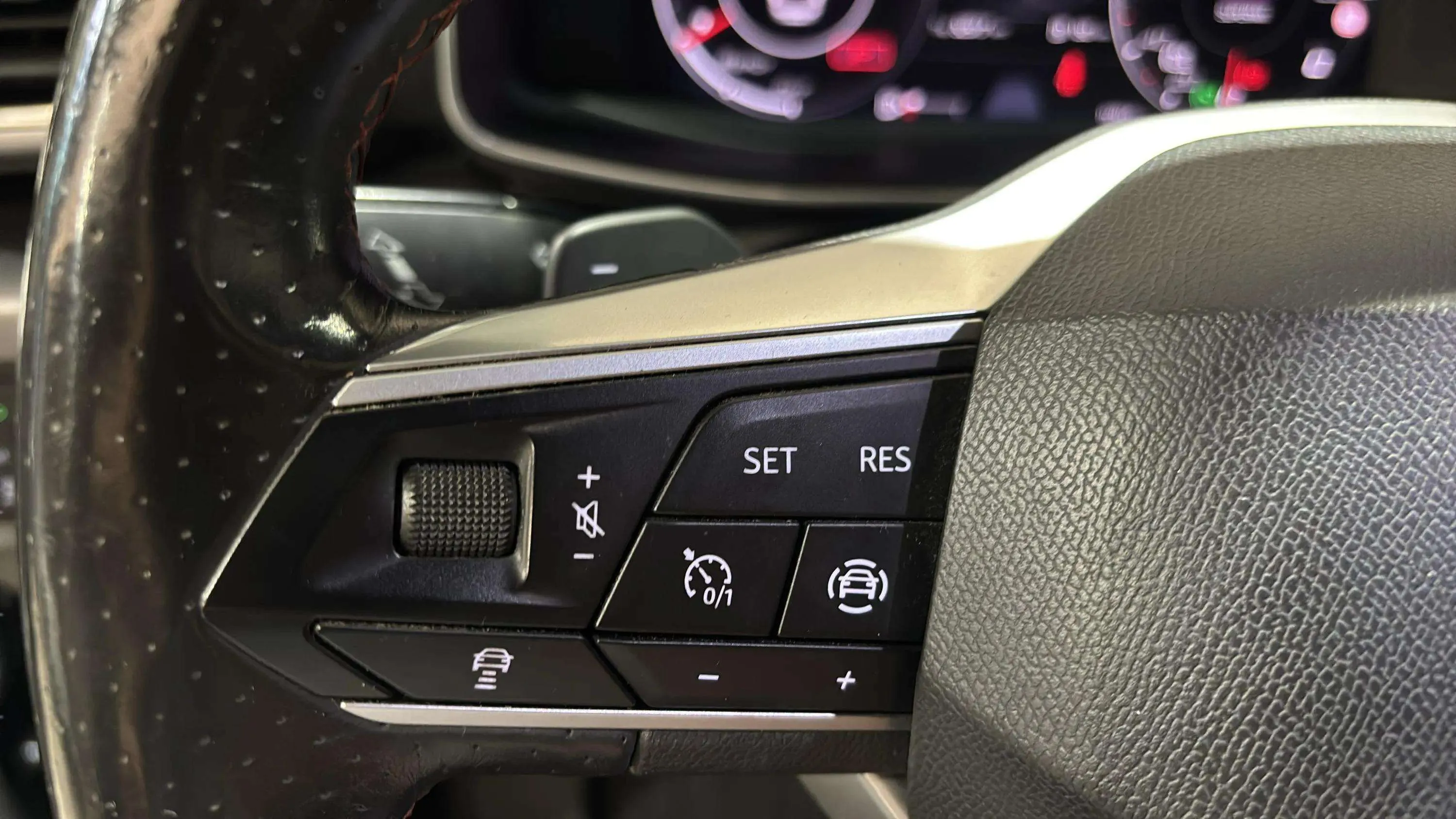 SEAT León SP 1.5 eTSI DSG FR - foto 12