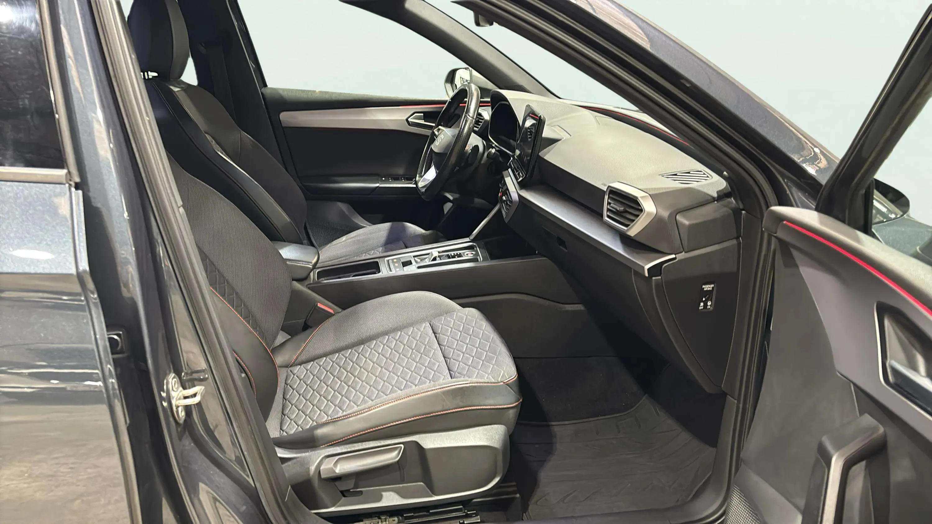 SEAT León SP 1.5 eTSI DSG FR - foto 18