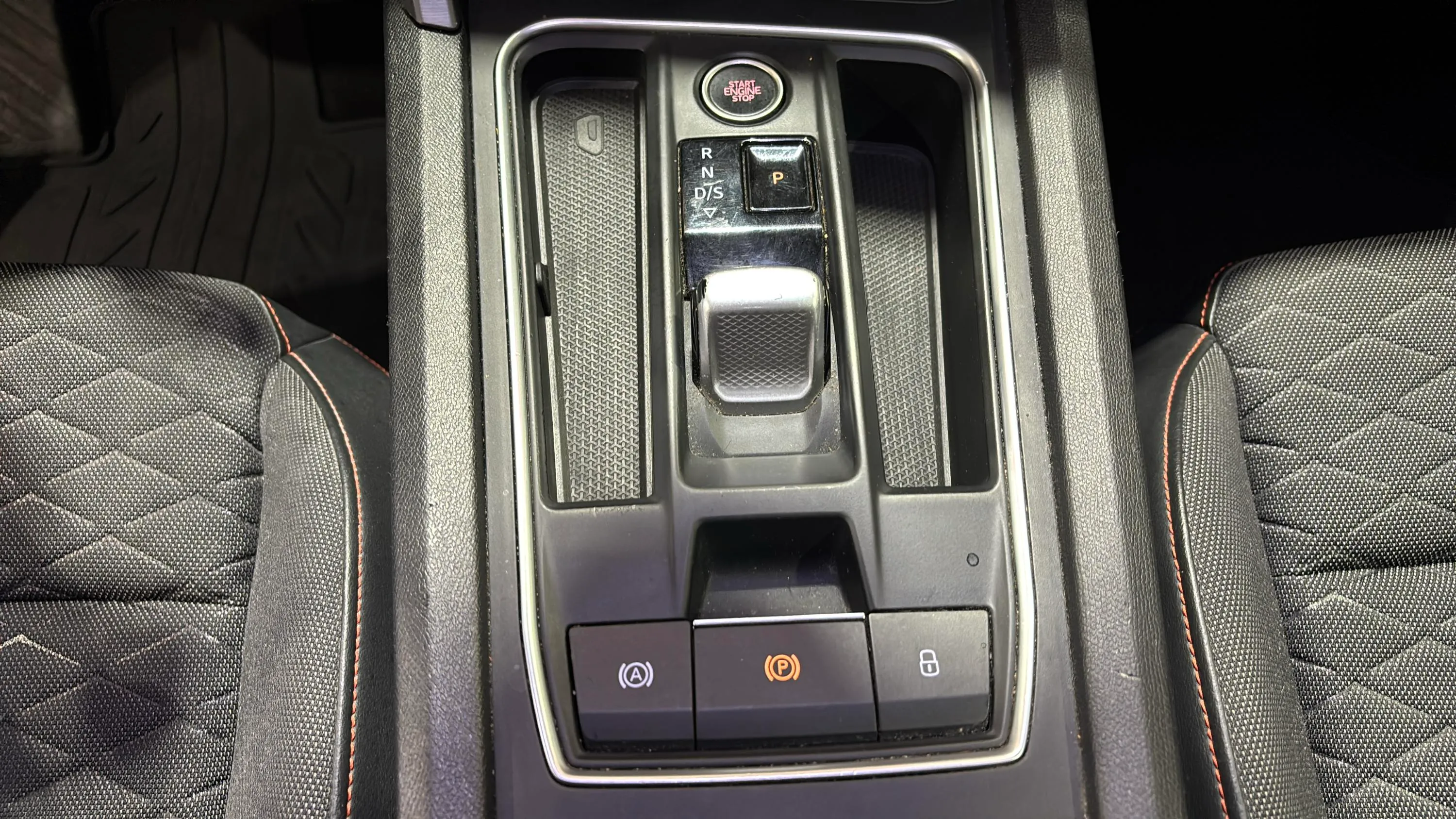 SEAT León SP 1.5 eTSI DSG FR - foto 15