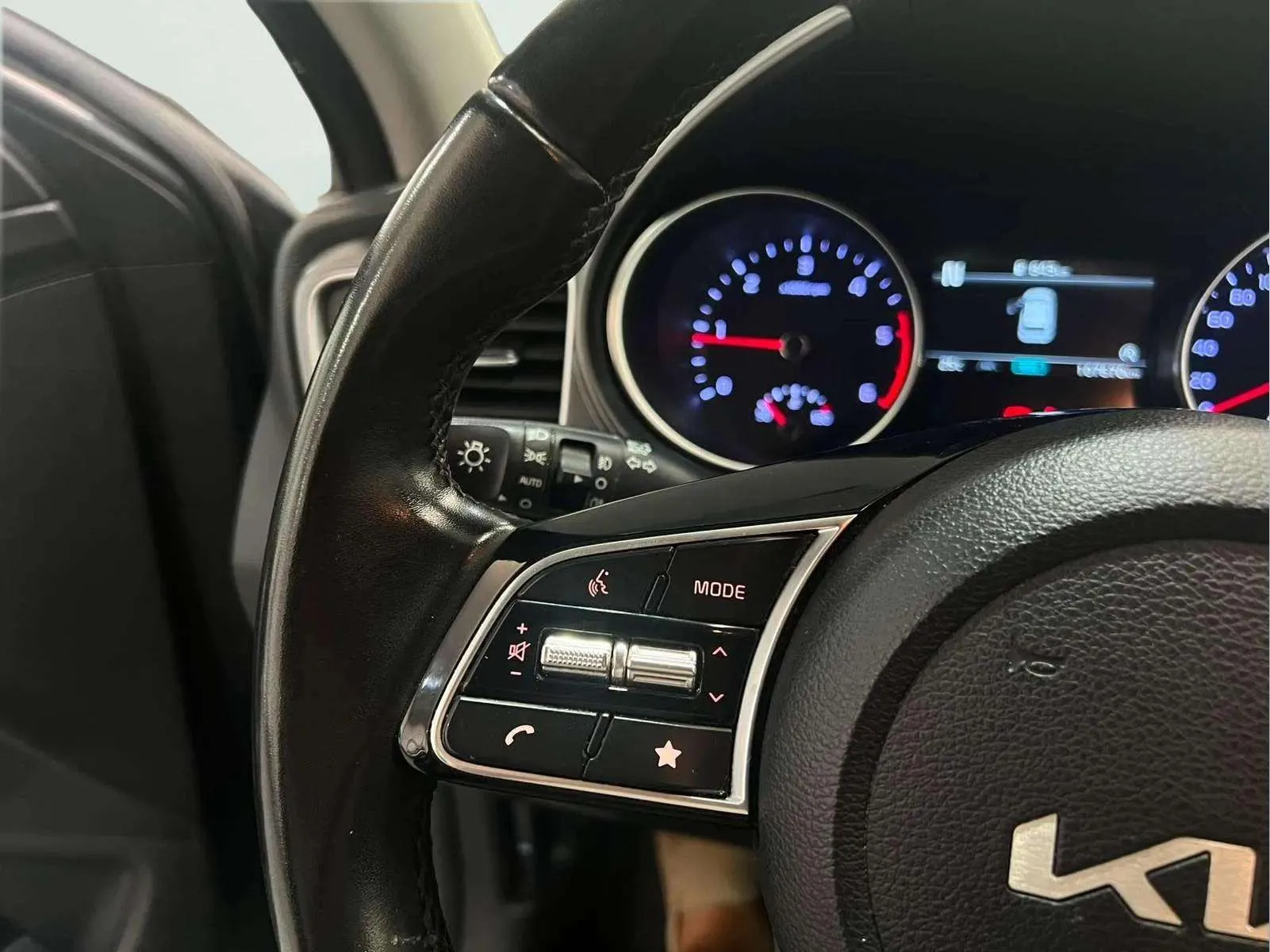 Kia Ceed 1.6 MHEV iMT Drive - foto 10