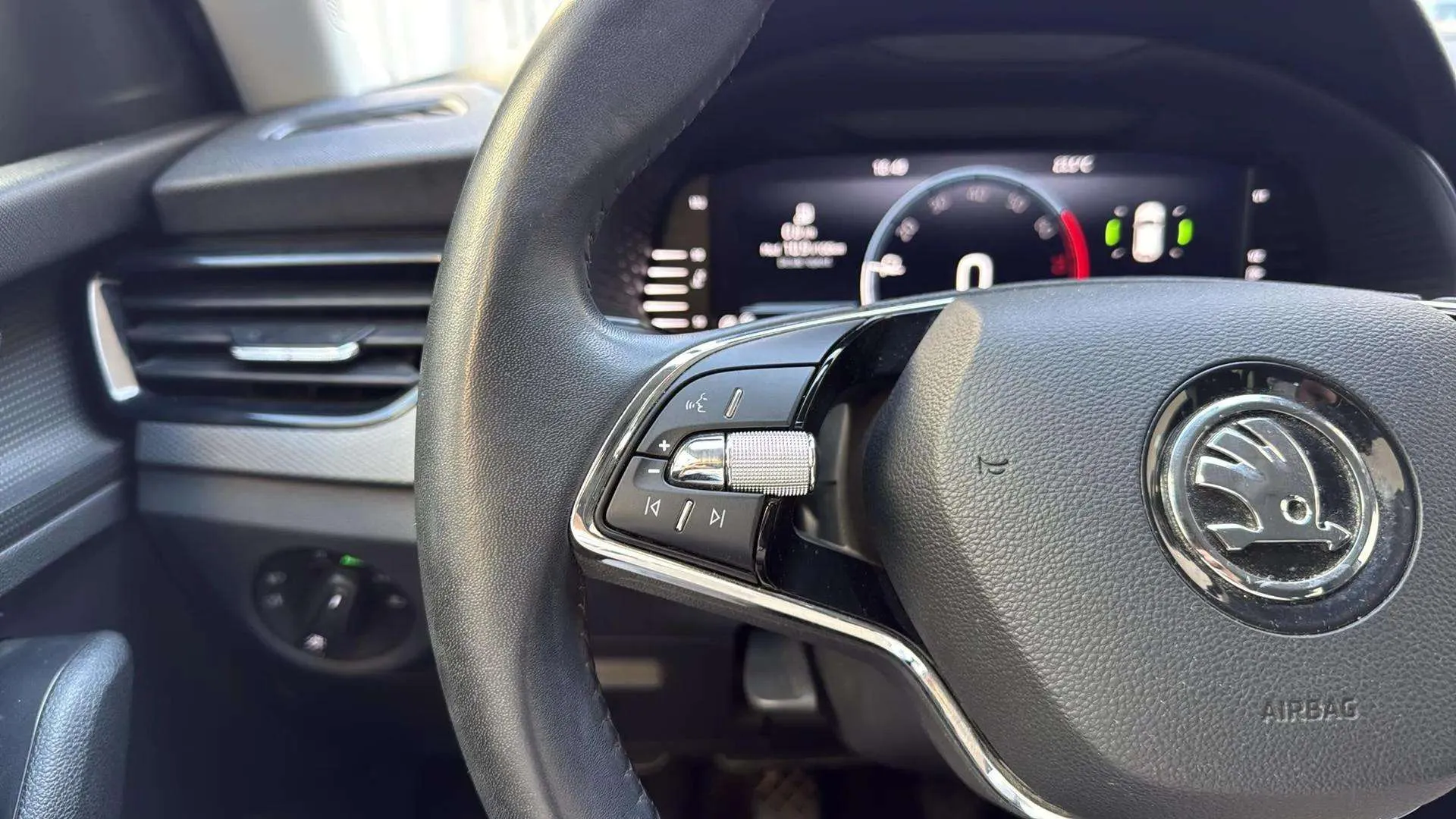 Škoda Scala 1.0 TSI Ambition - foto 14