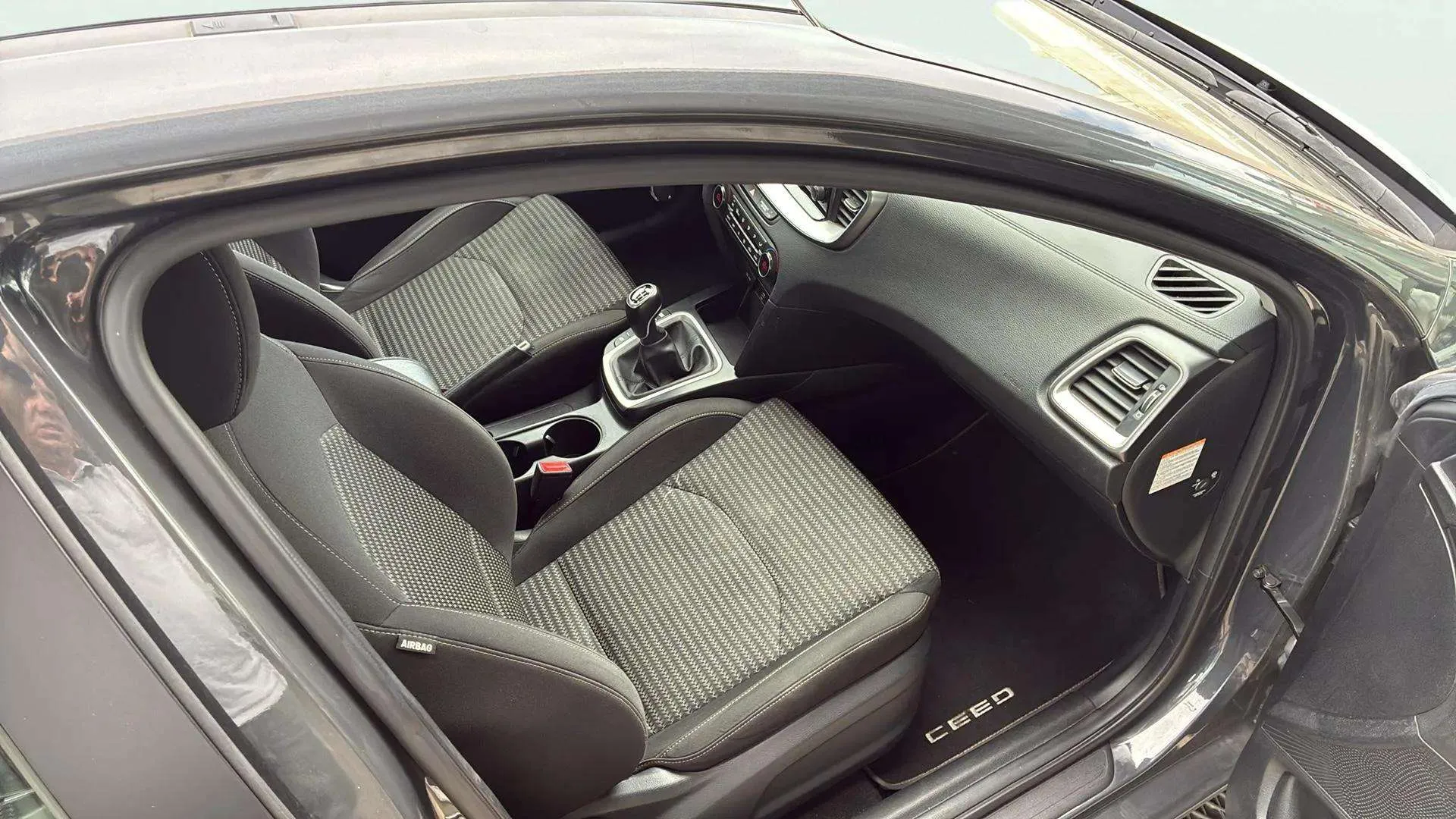 Kia Ceed 1.6 MHEV iMT Drive - foto 9