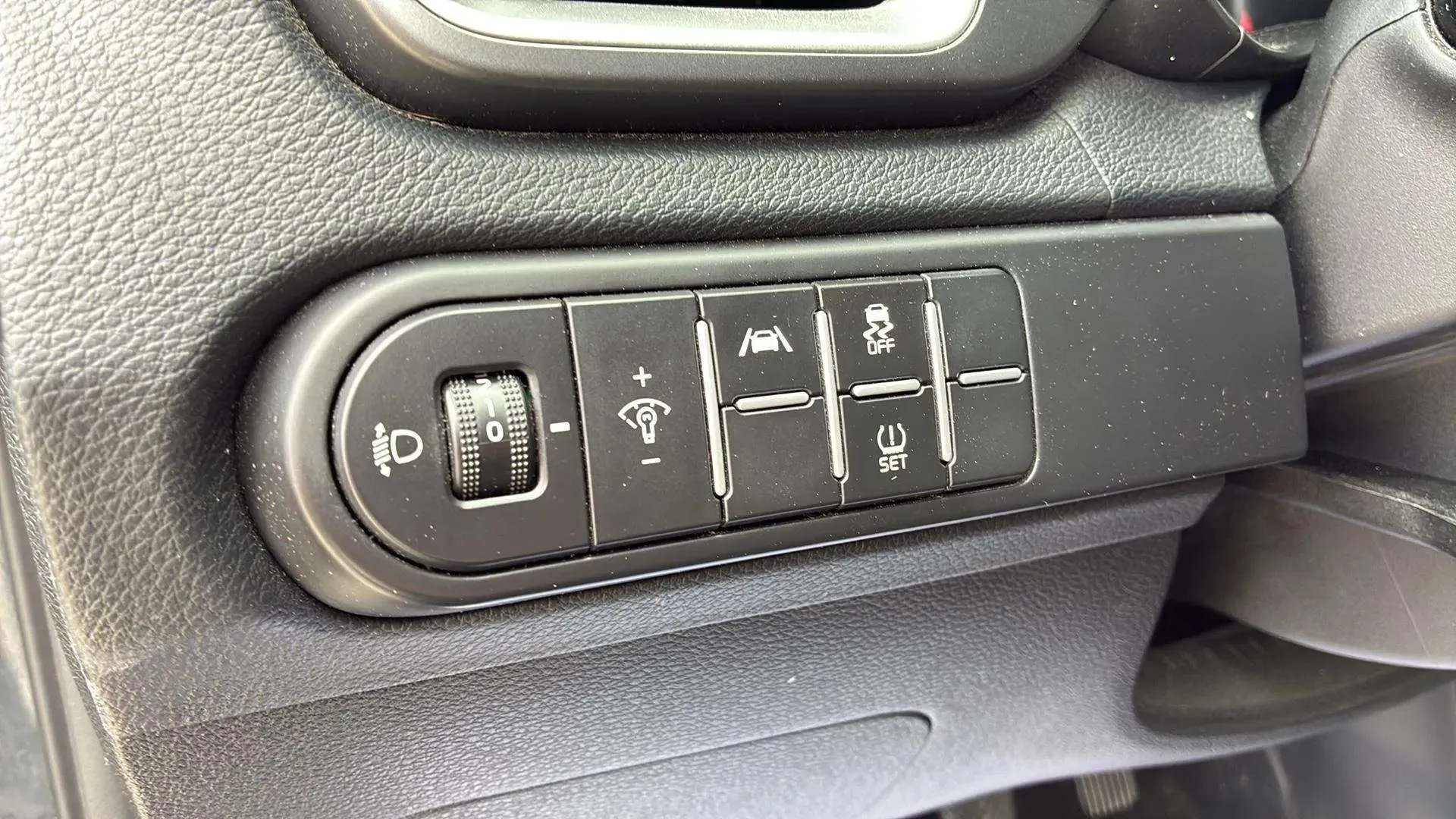 Kia Ceed 1.6 MHEV iMT Drive - foto 13