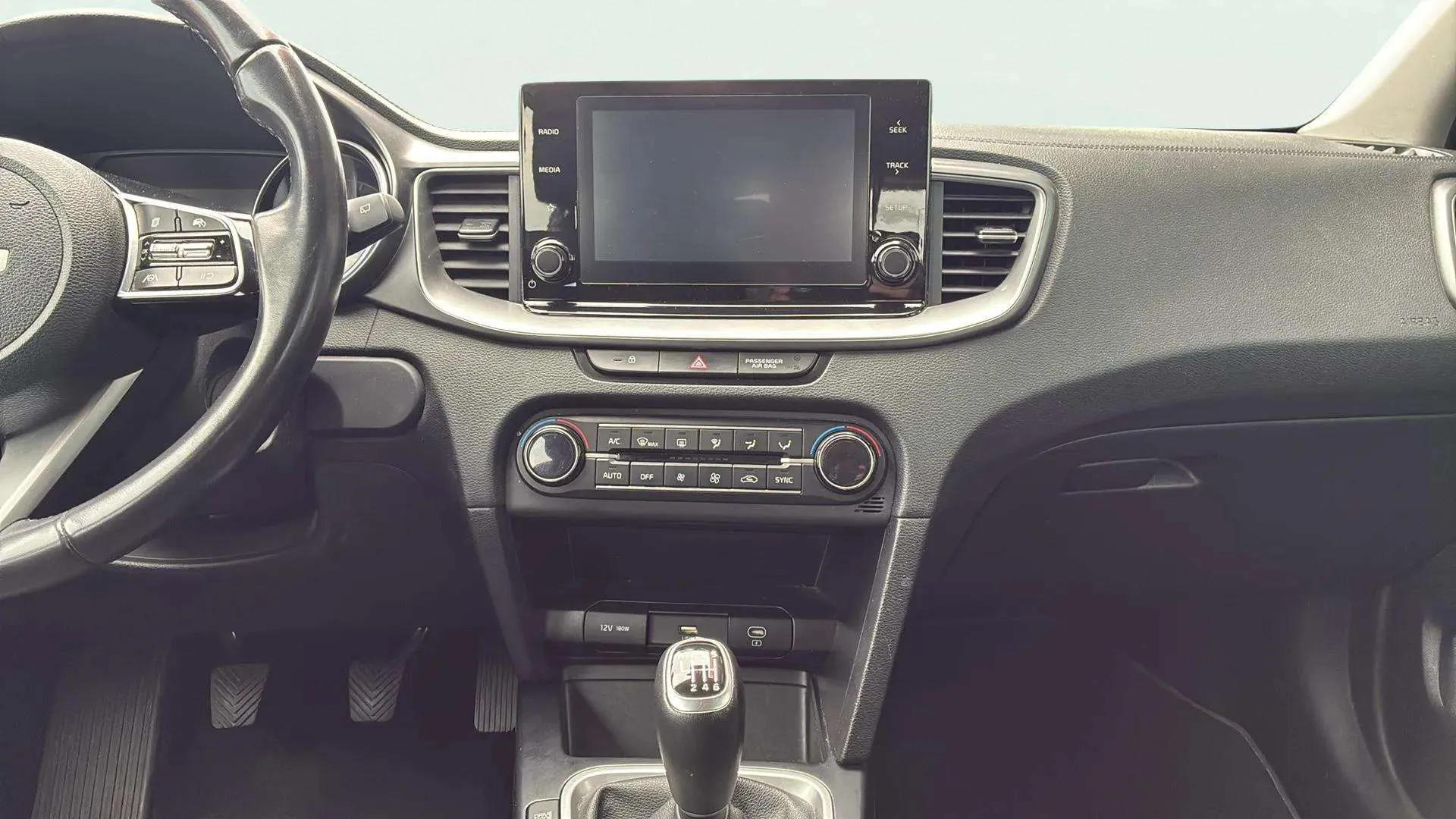 Kia Ceed 1.6 MHEV iMT Drive - foto 19